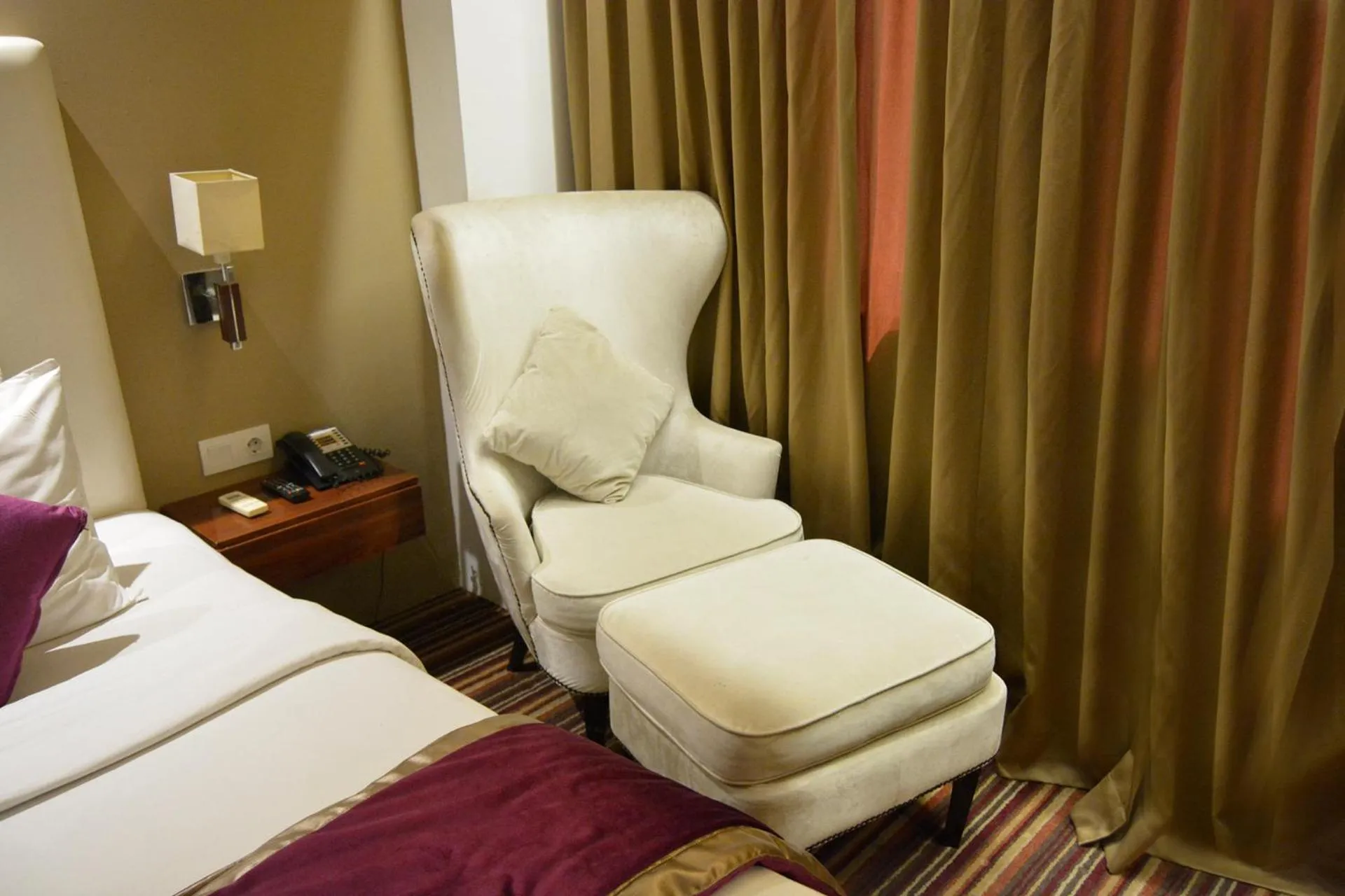 Area and facilities, Bed in Royal Asnof Hotel Pekanbaru