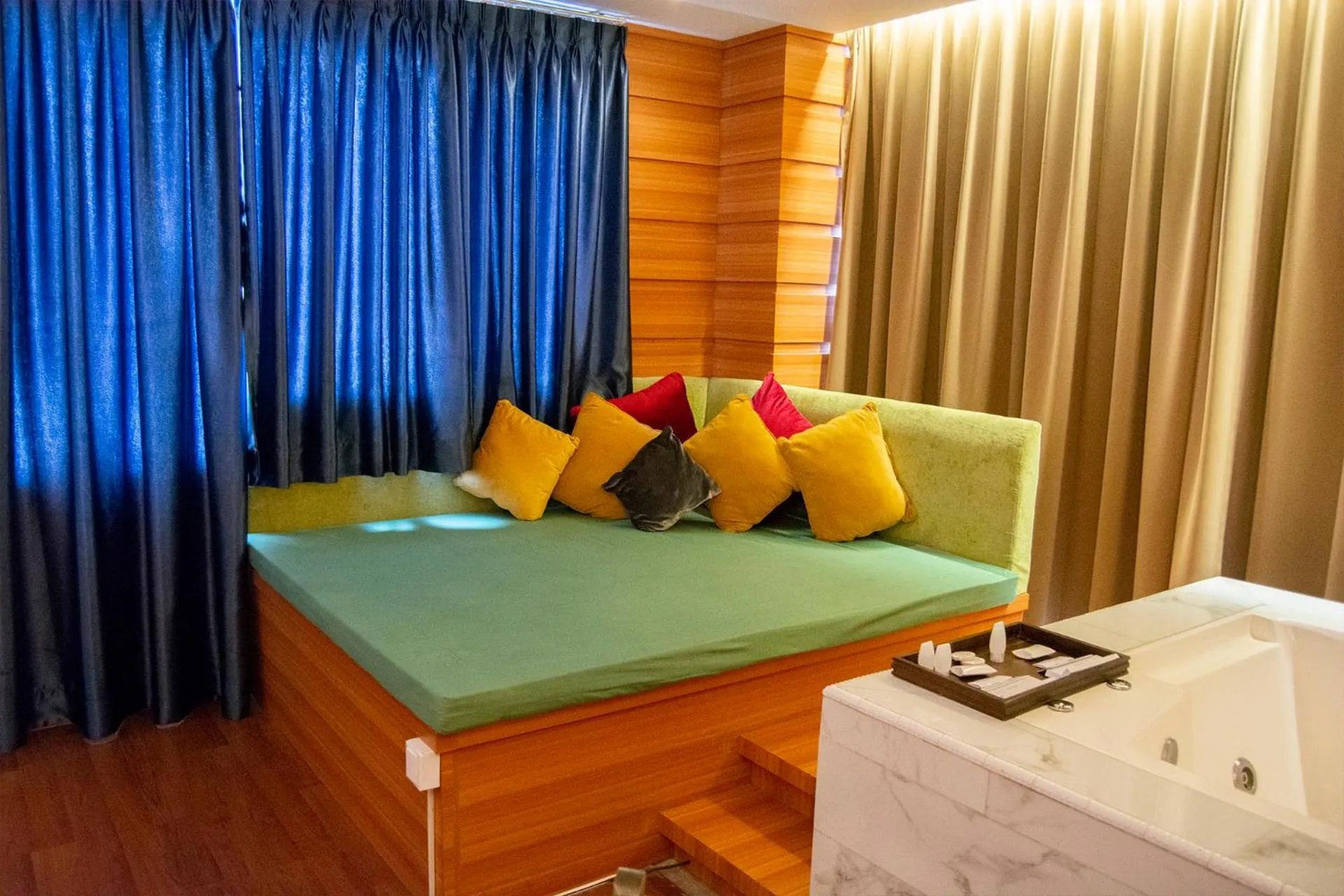 Area and facilities, Bed in Royal Asnof Hotel Pekanbaru