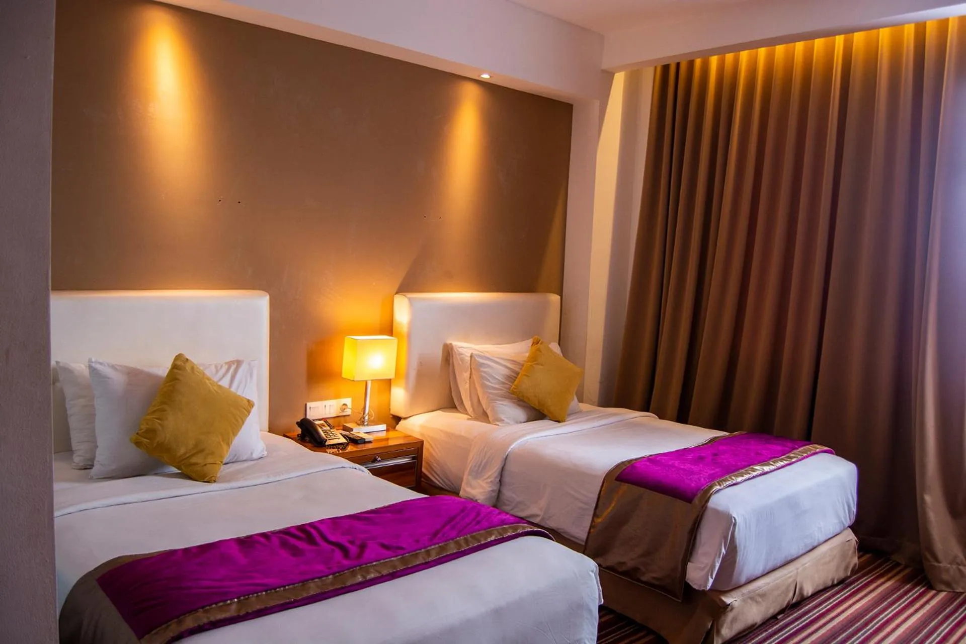 Bedroom, Bed in Royal Asnof Hotel Pekanbaru