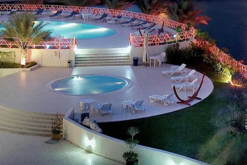 Swimming pool in Marina Hotel Apartments