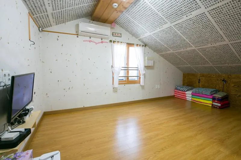 Photo of the whole room in Ddlanche Guesthouse New Building
