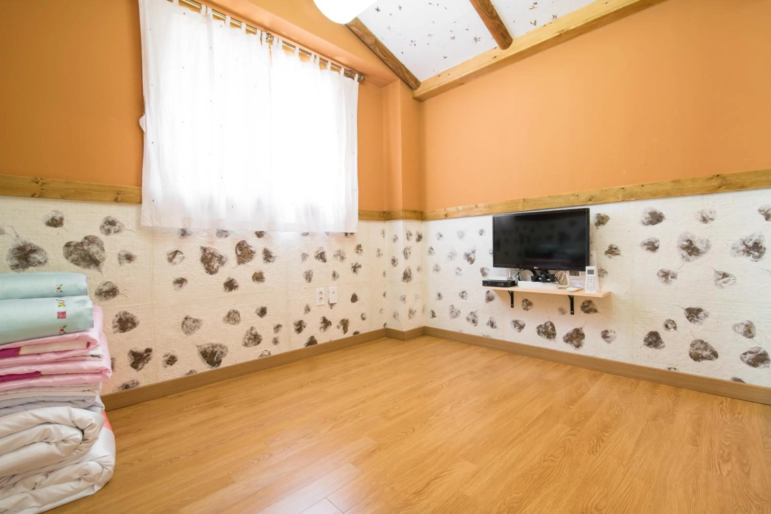 Bedroom, Seating Area in Ddlanche Guesthouse New Building