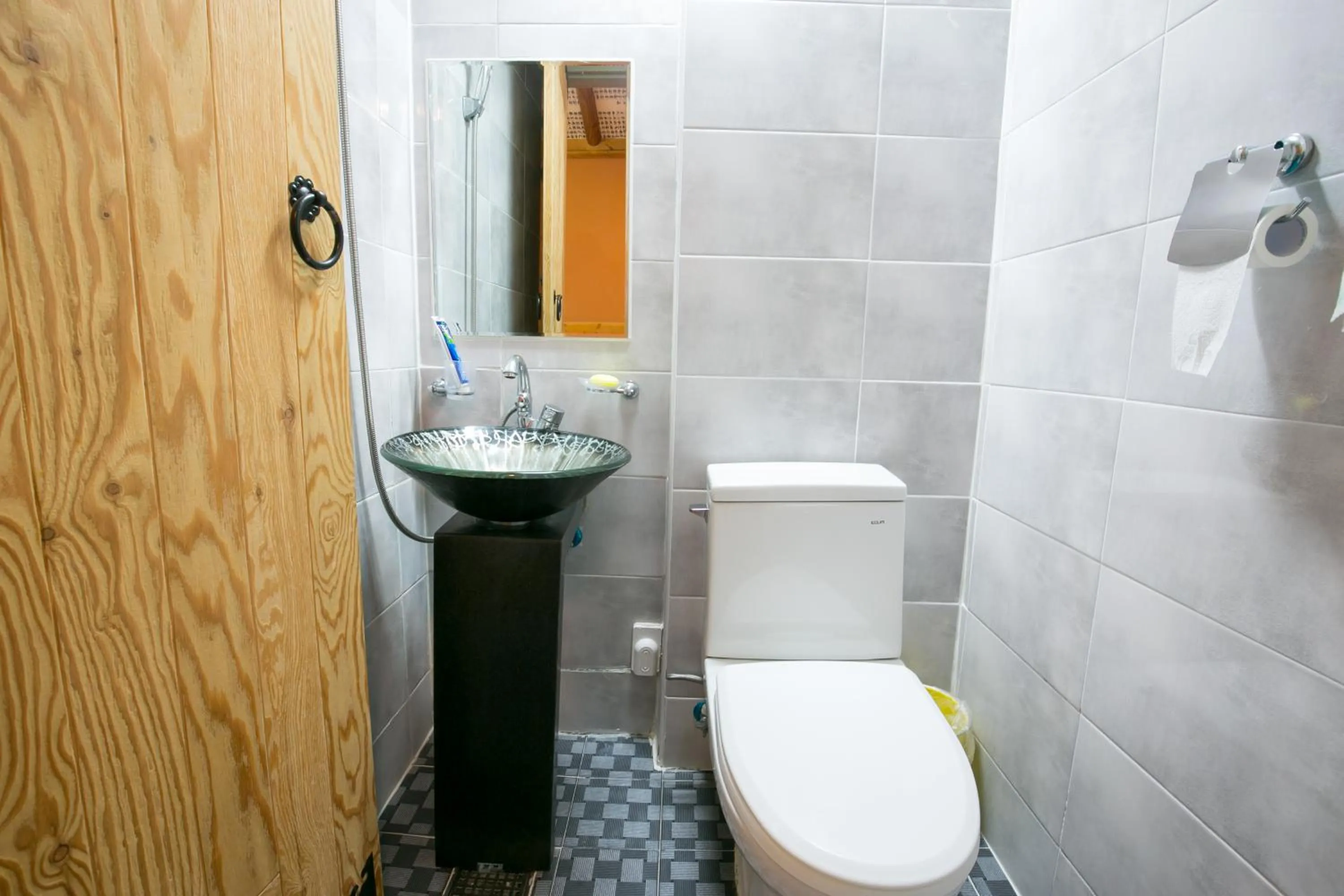 Toilet, Bathroom in Ddlanche Guesthouse New Building