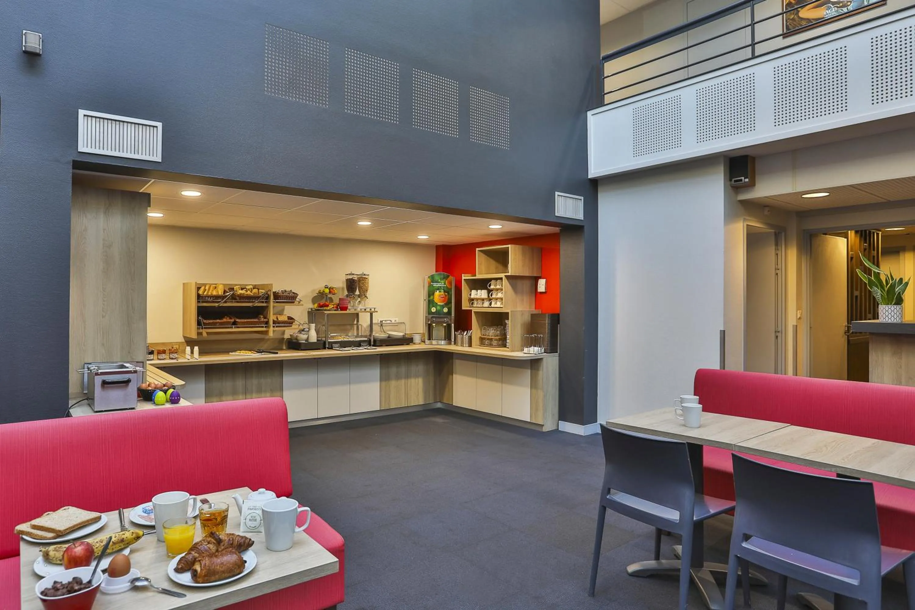 Breakfast in ACE Hôtel Vendée Saint Hermine