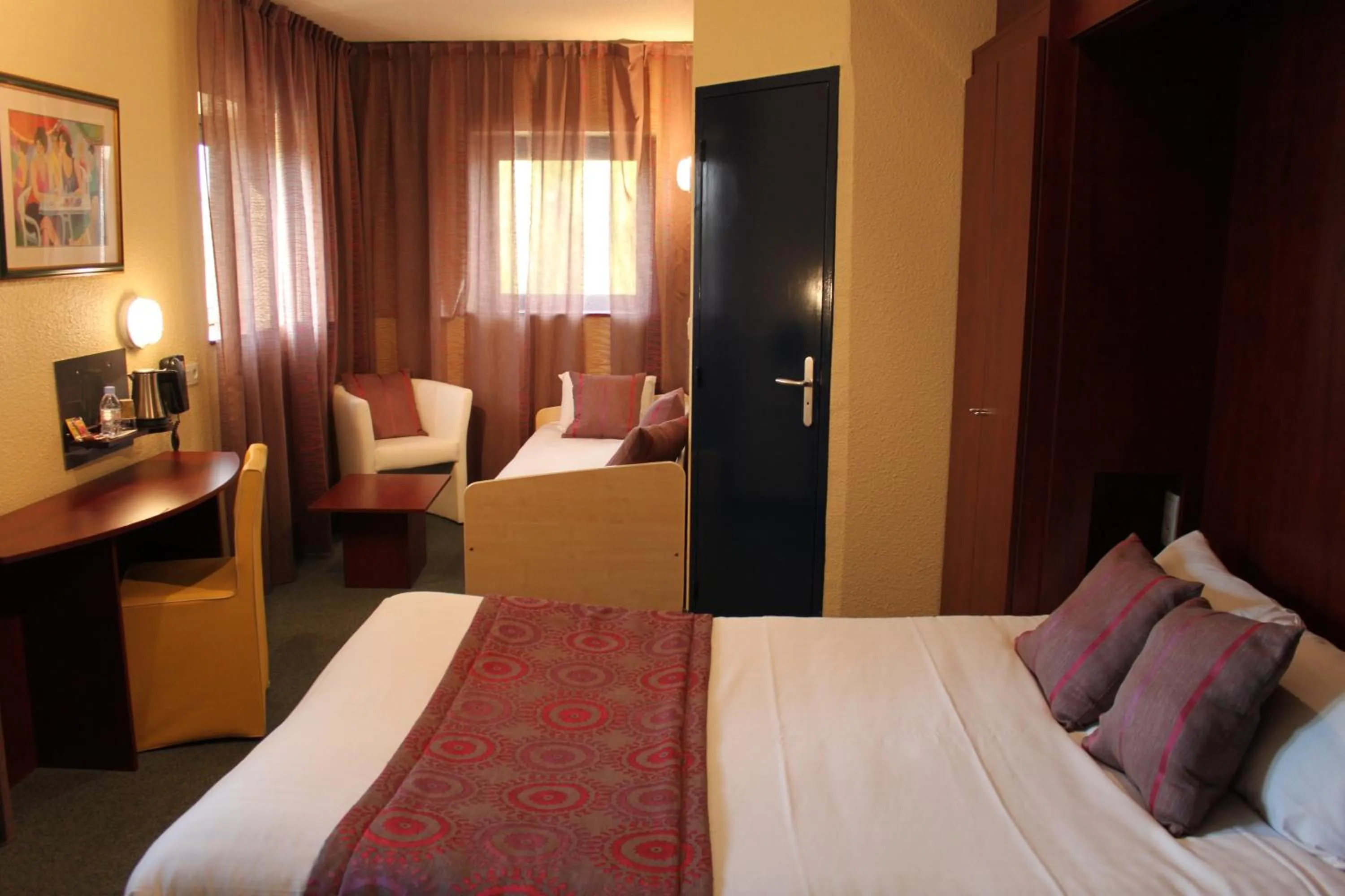 Photo of the whole room, Bed in Kyriad Direct Rennes Ouest