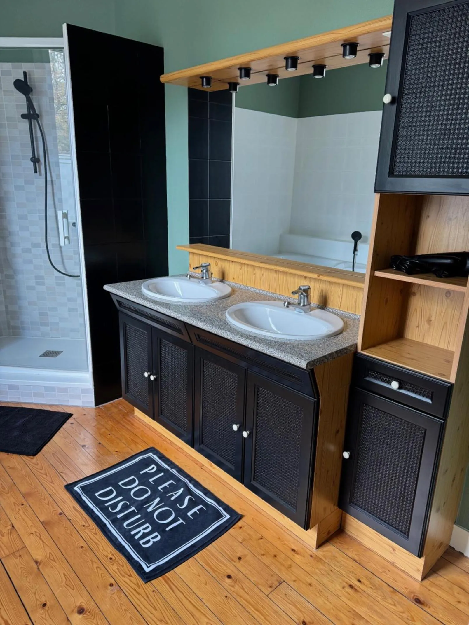 Le Clos Du Pontic Logis et Cit'Hotel