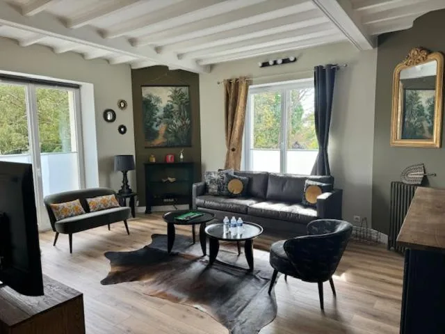 Le Clos Du Pontic Logis et Cit'Hotel