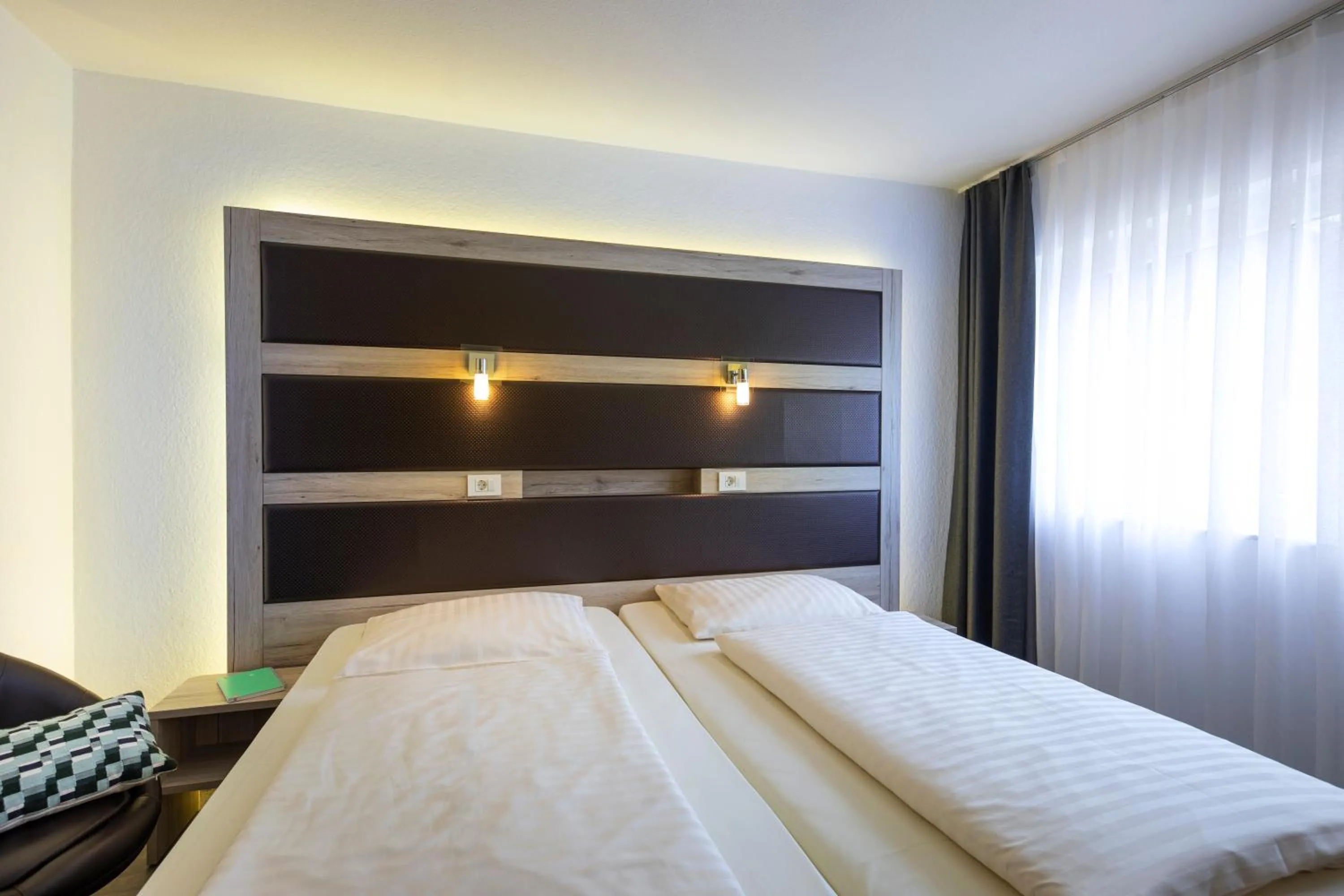 Bedroom, Bed in Roomingtons Lüneburger Heide