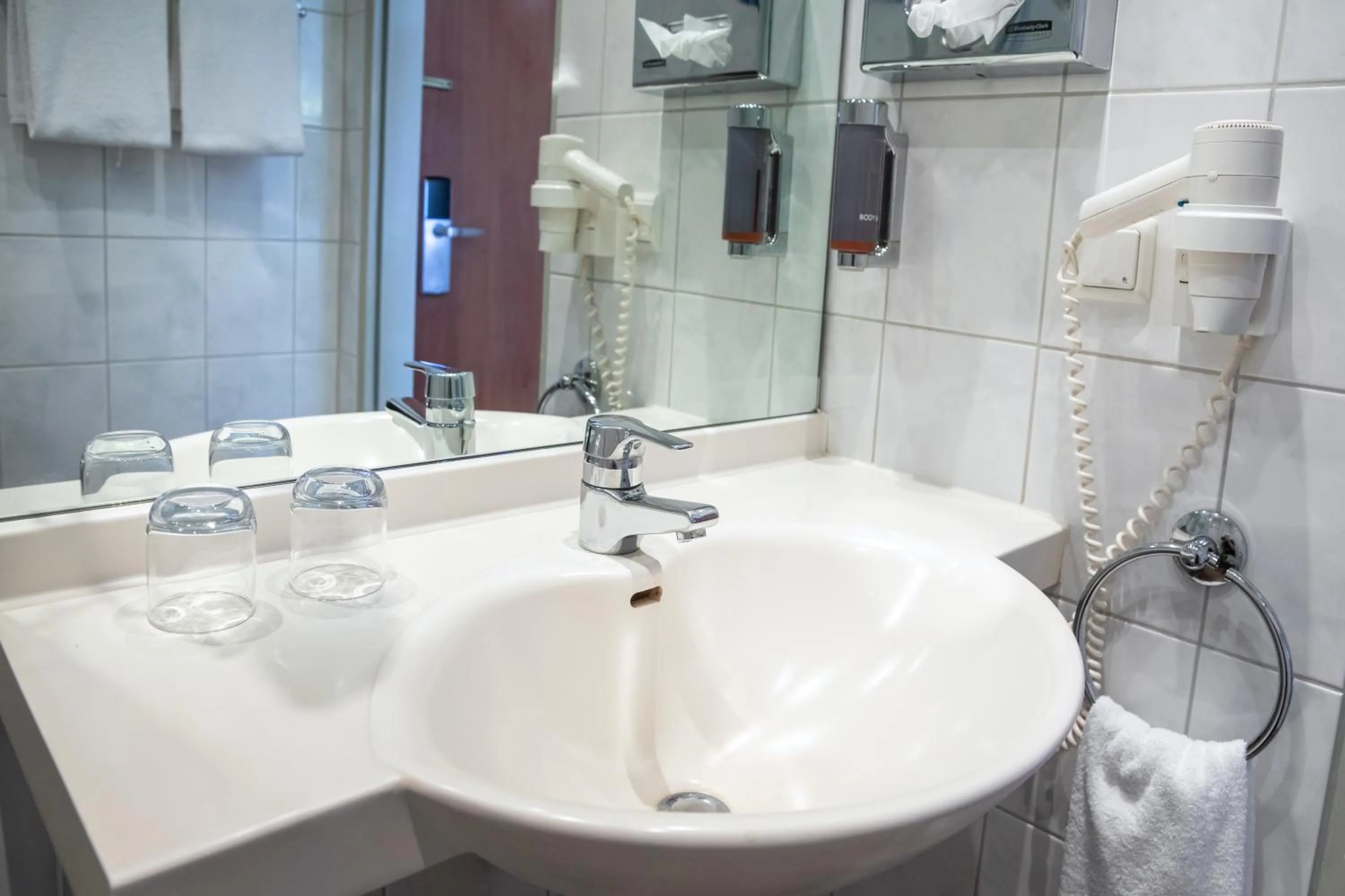 Bathroom in Roomingtons Lüneburger Heide