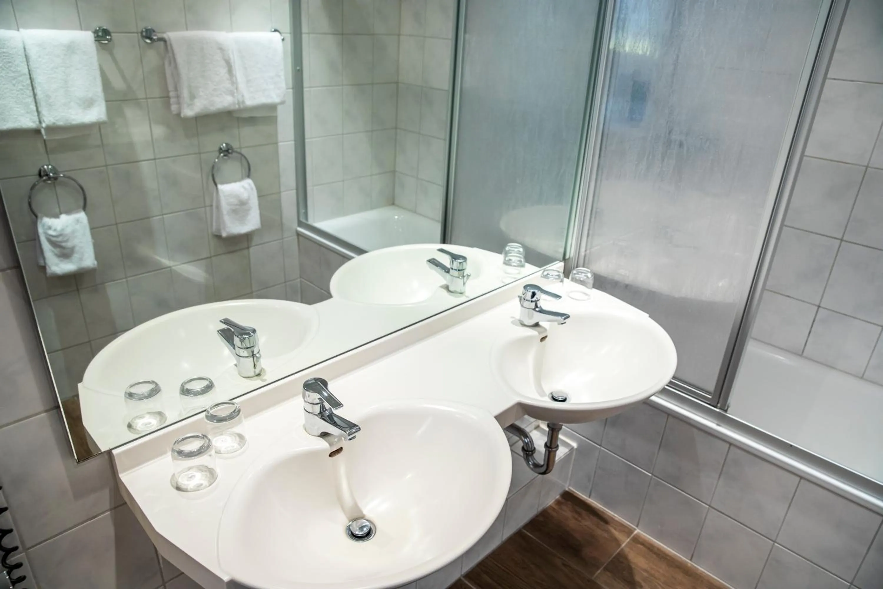 Bathroom in Roomingtons Lüneburger Heide