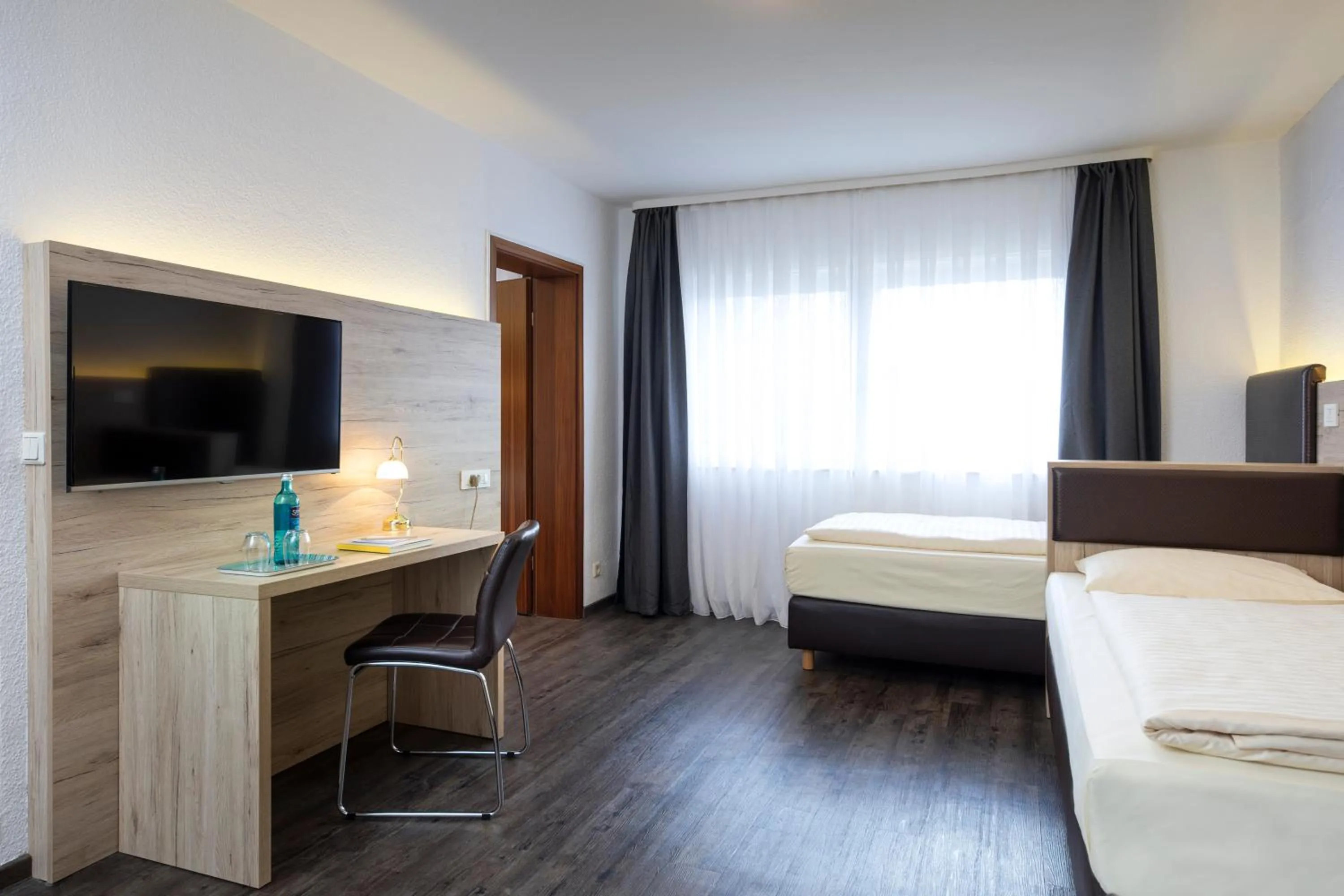 Bedroom, Bed in Roomingtons Lüneburger Heide