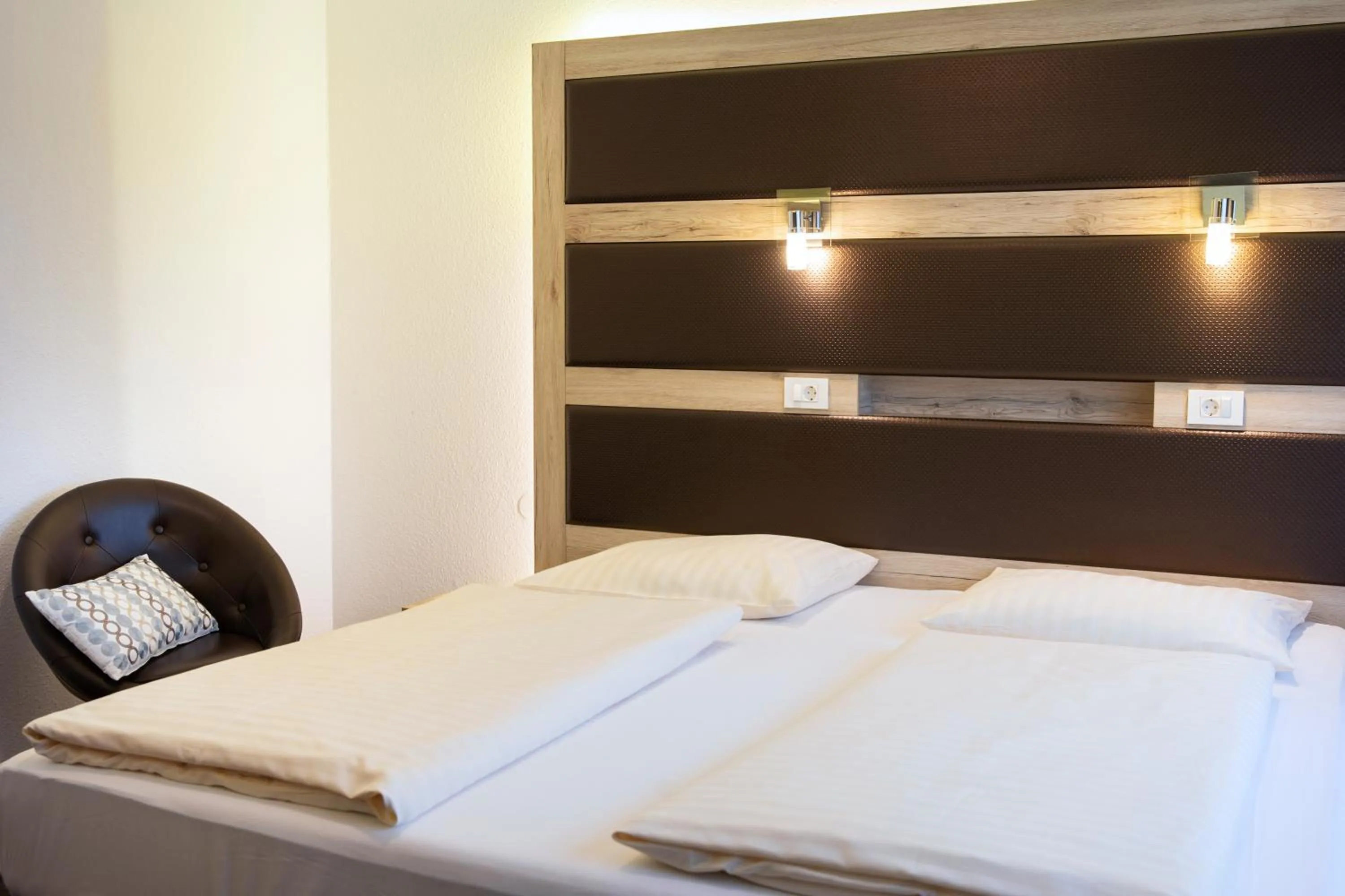 Bedroom, Bed in Roomingtons Lüneburger Heide