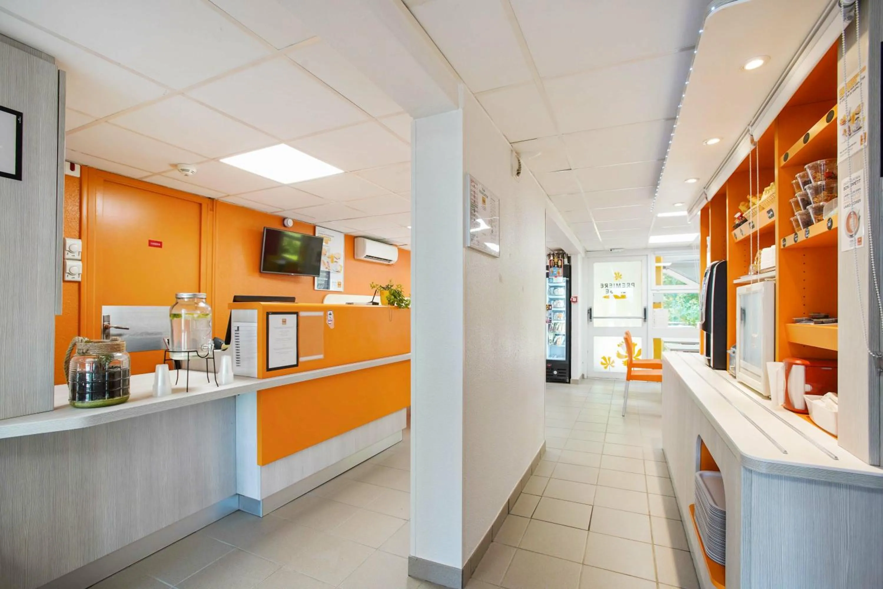 Lobby or reception in Première Classe Villejust