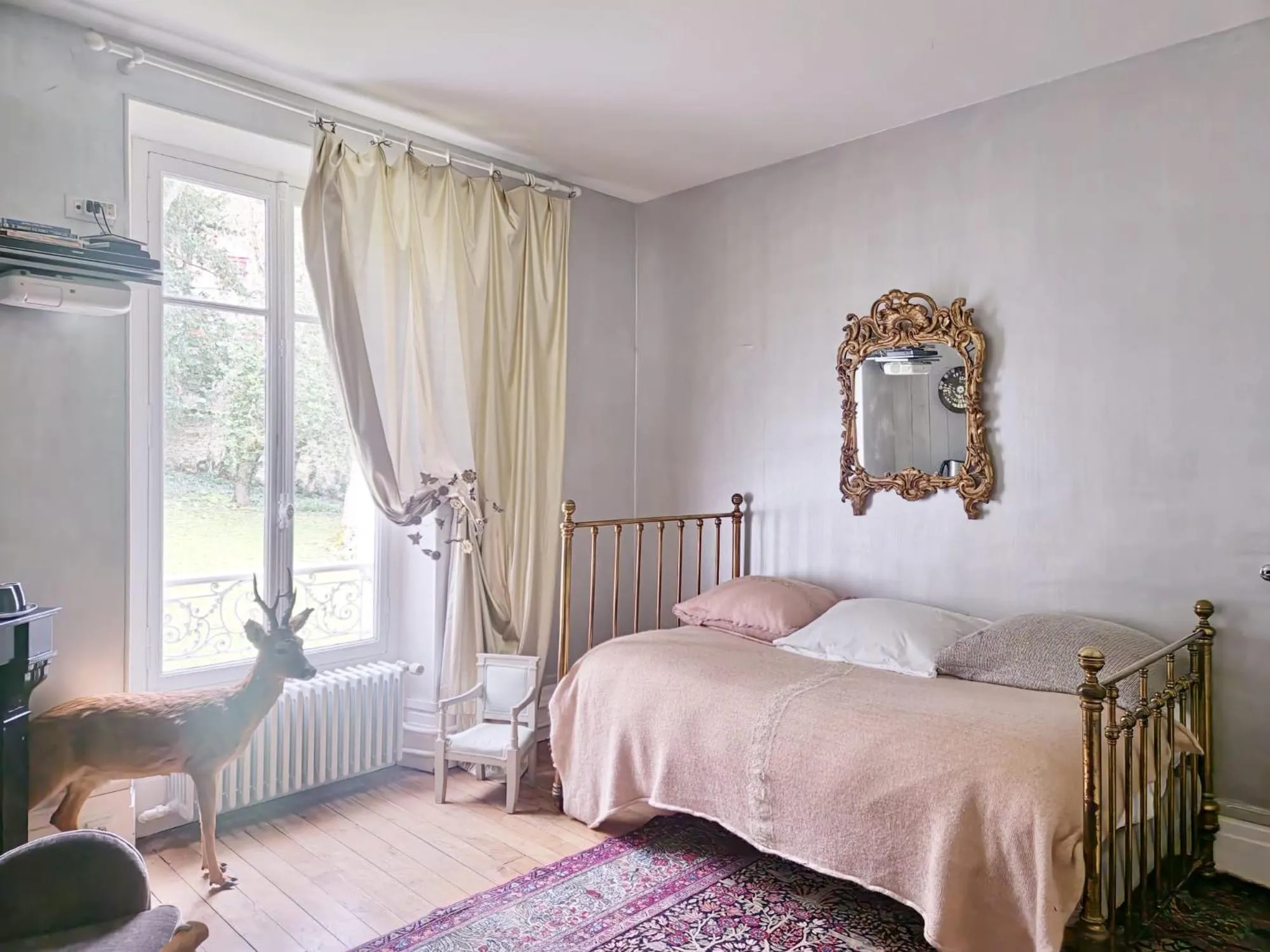 Living room, Bed in Maison d'hôtes Stella Cadente