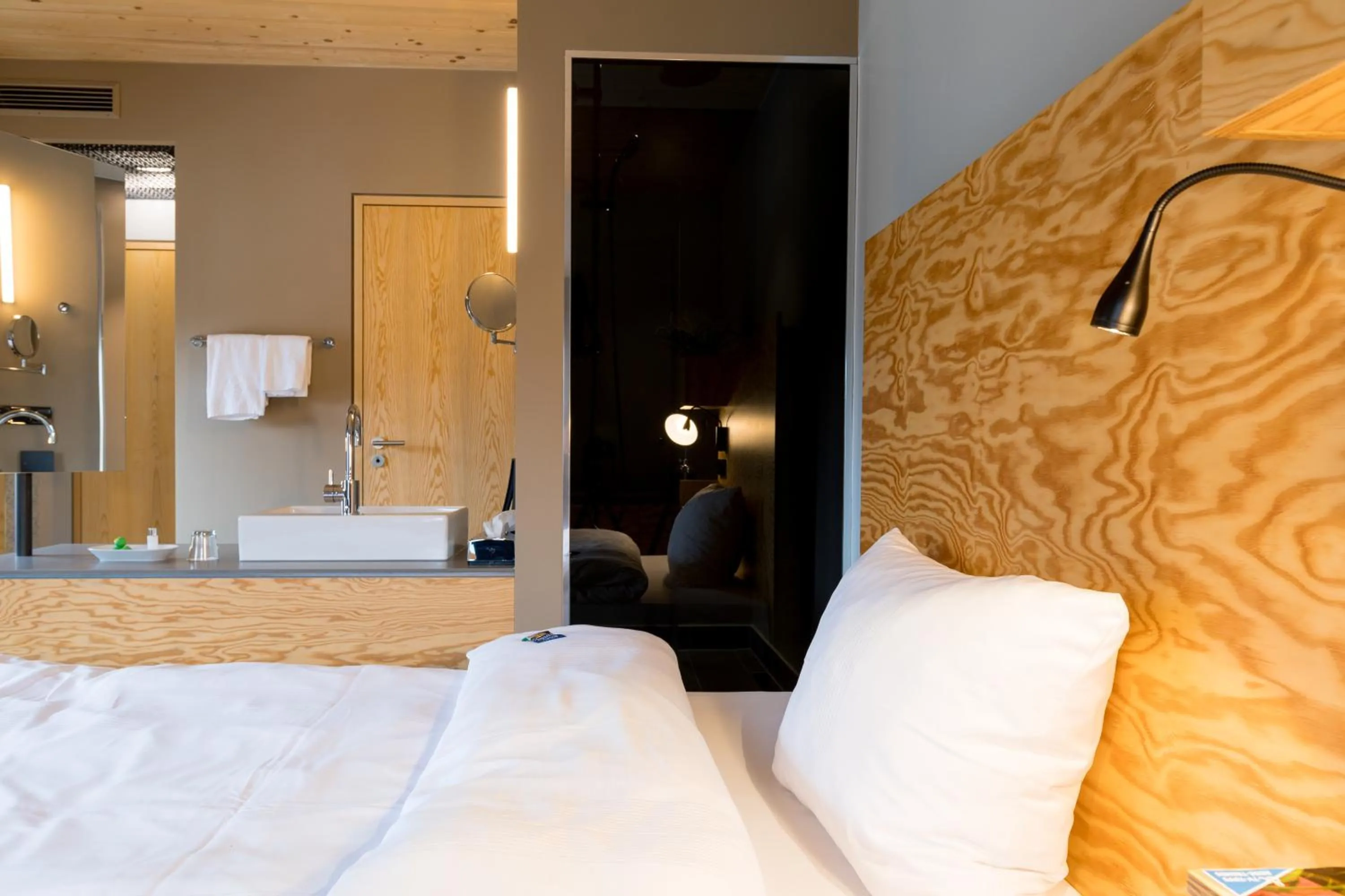 Photo of the whole room, Bed in Schlossparkhotel Mariakirchen