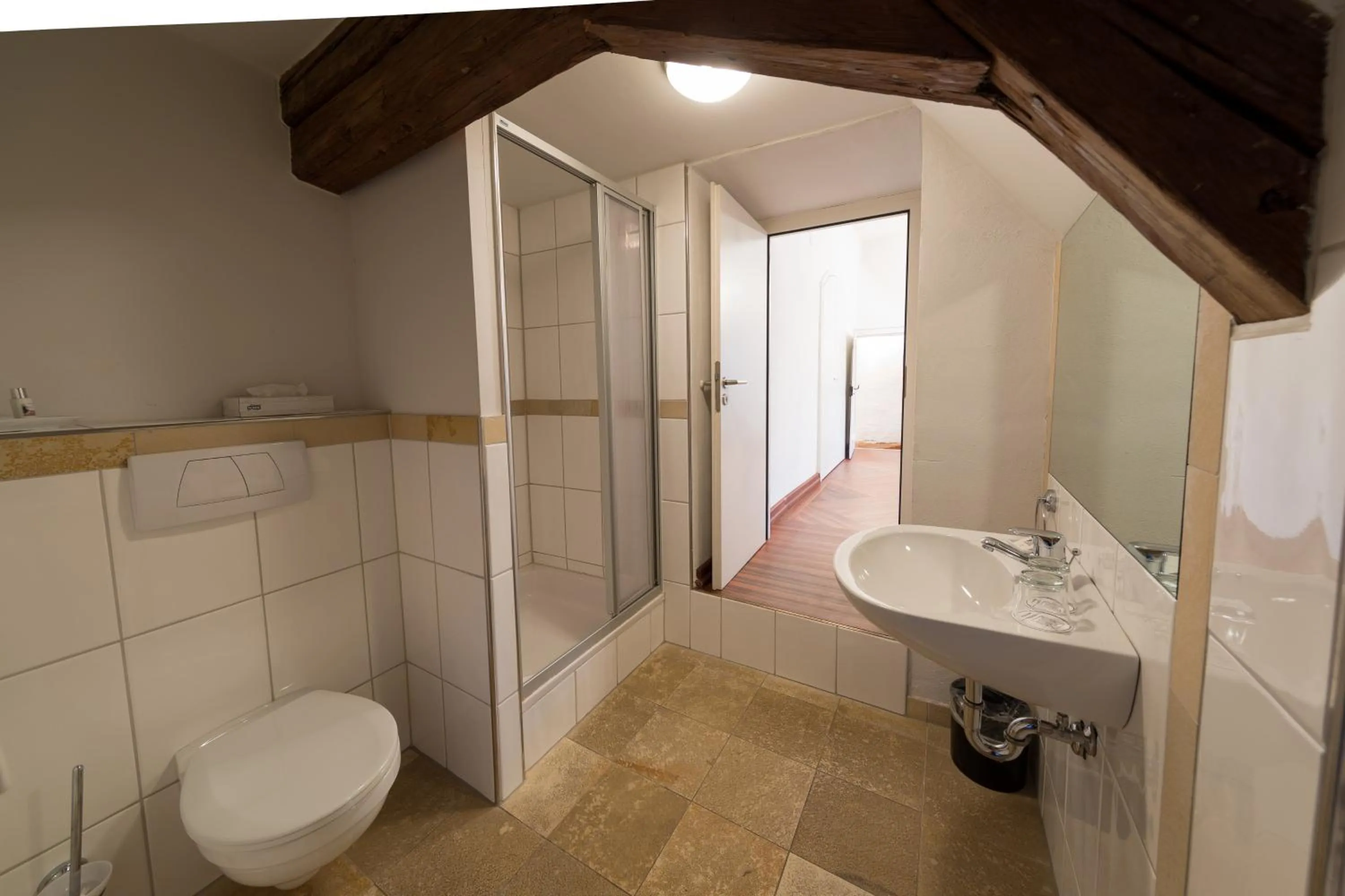 Toilet in Schlossparkhotel Mariakirchen