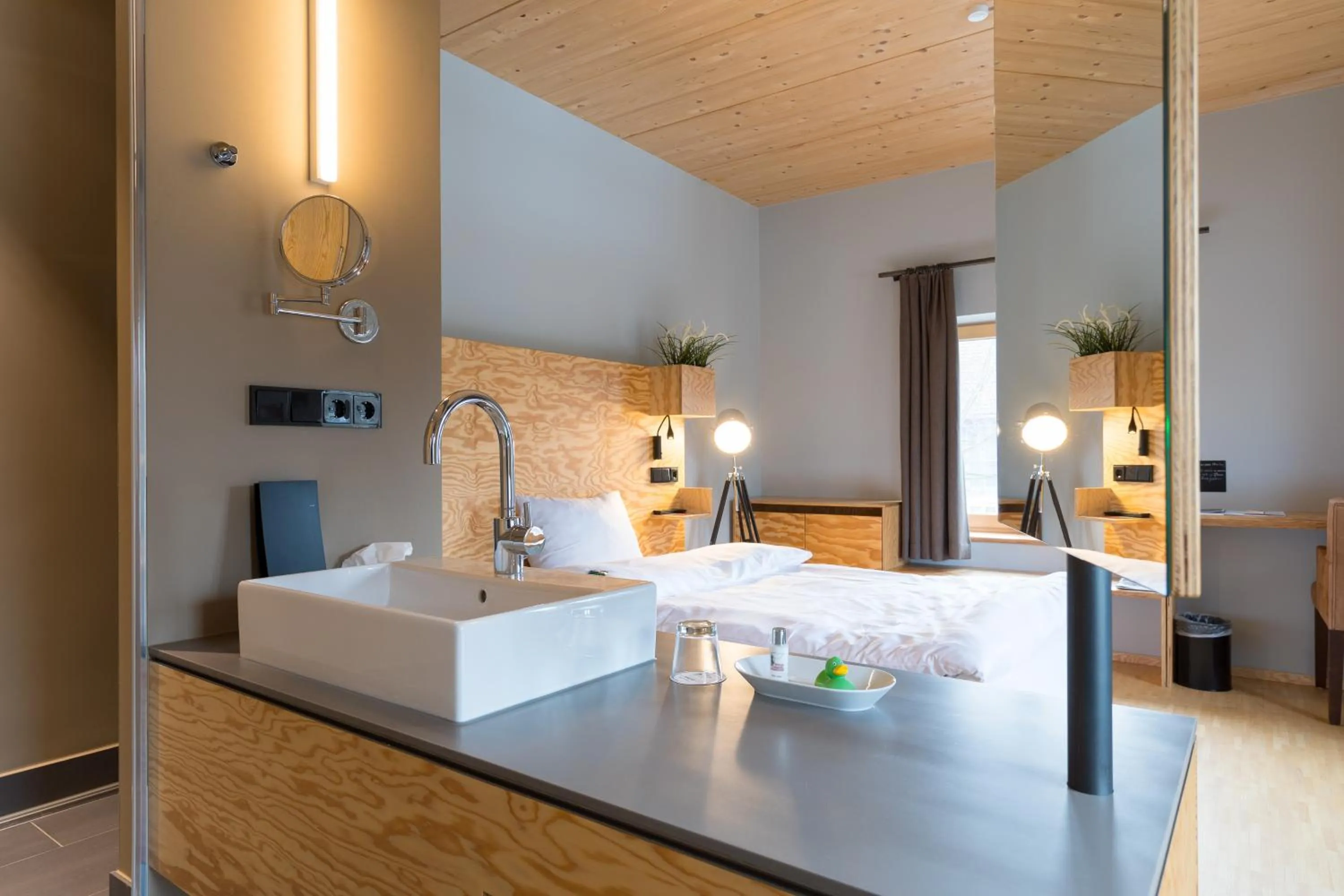 Photo of the whole room, Bed in Schlossparkhotel Mariakirchen