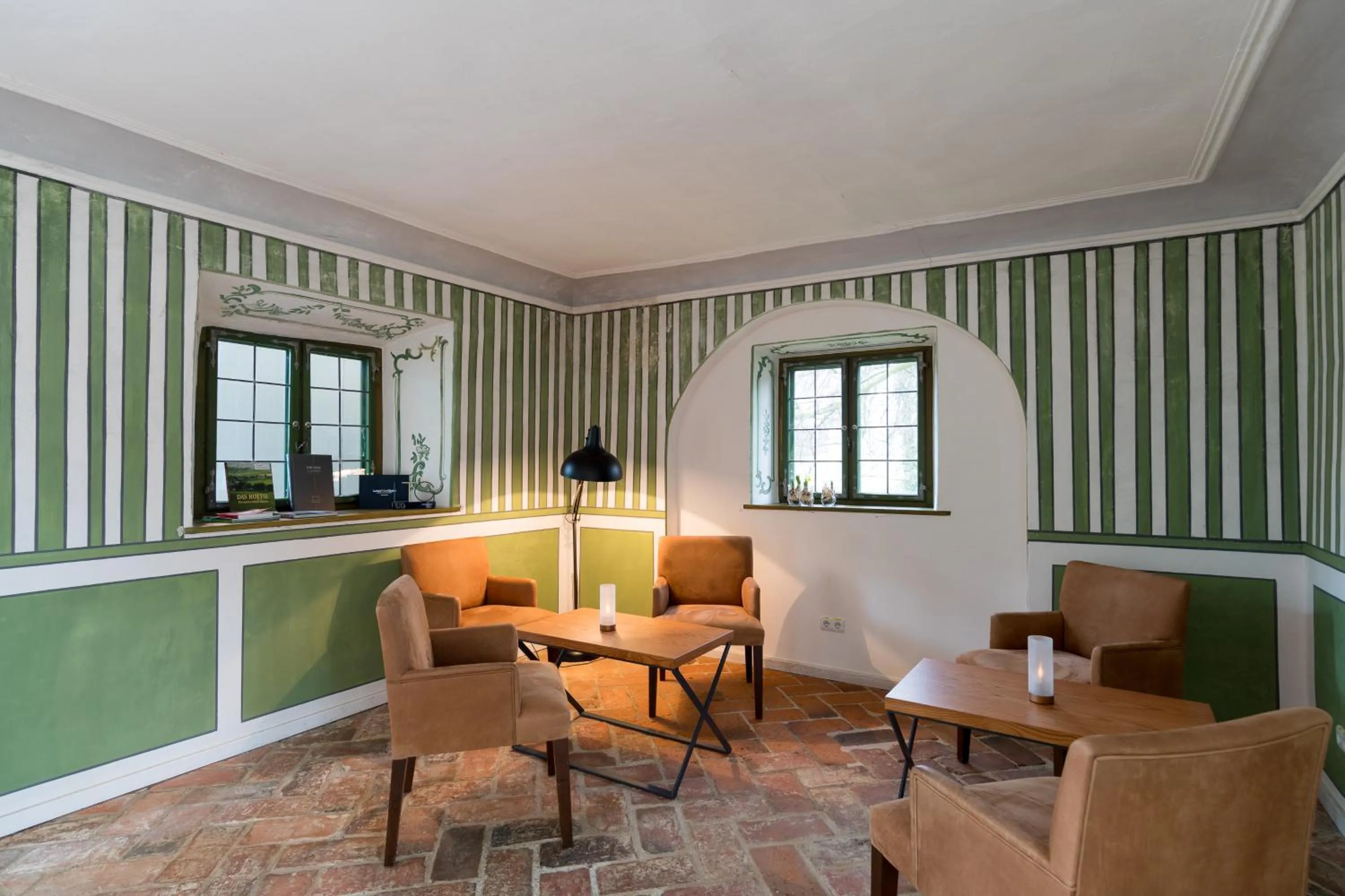 Lobby or reception in Schlossparkhotel Mariakirchen