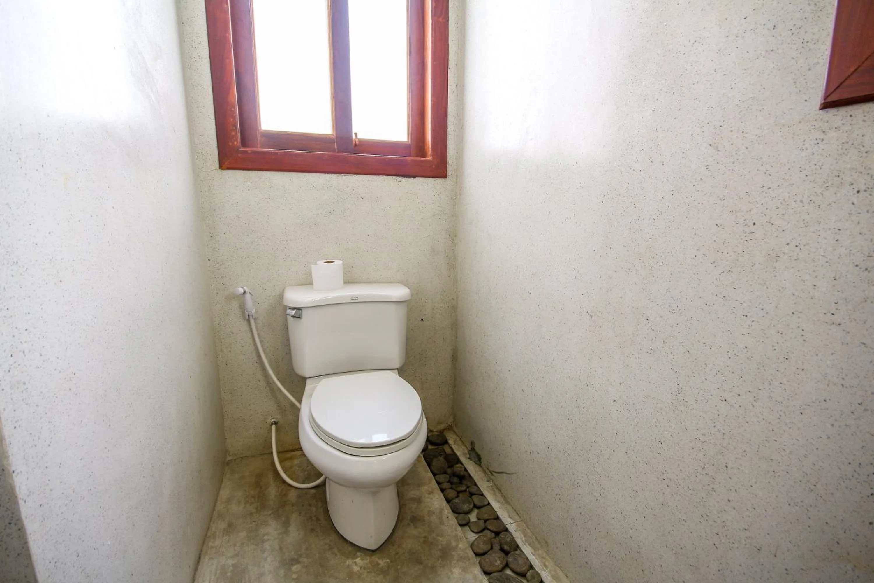 Bathroom in Saravoan Royal Palace