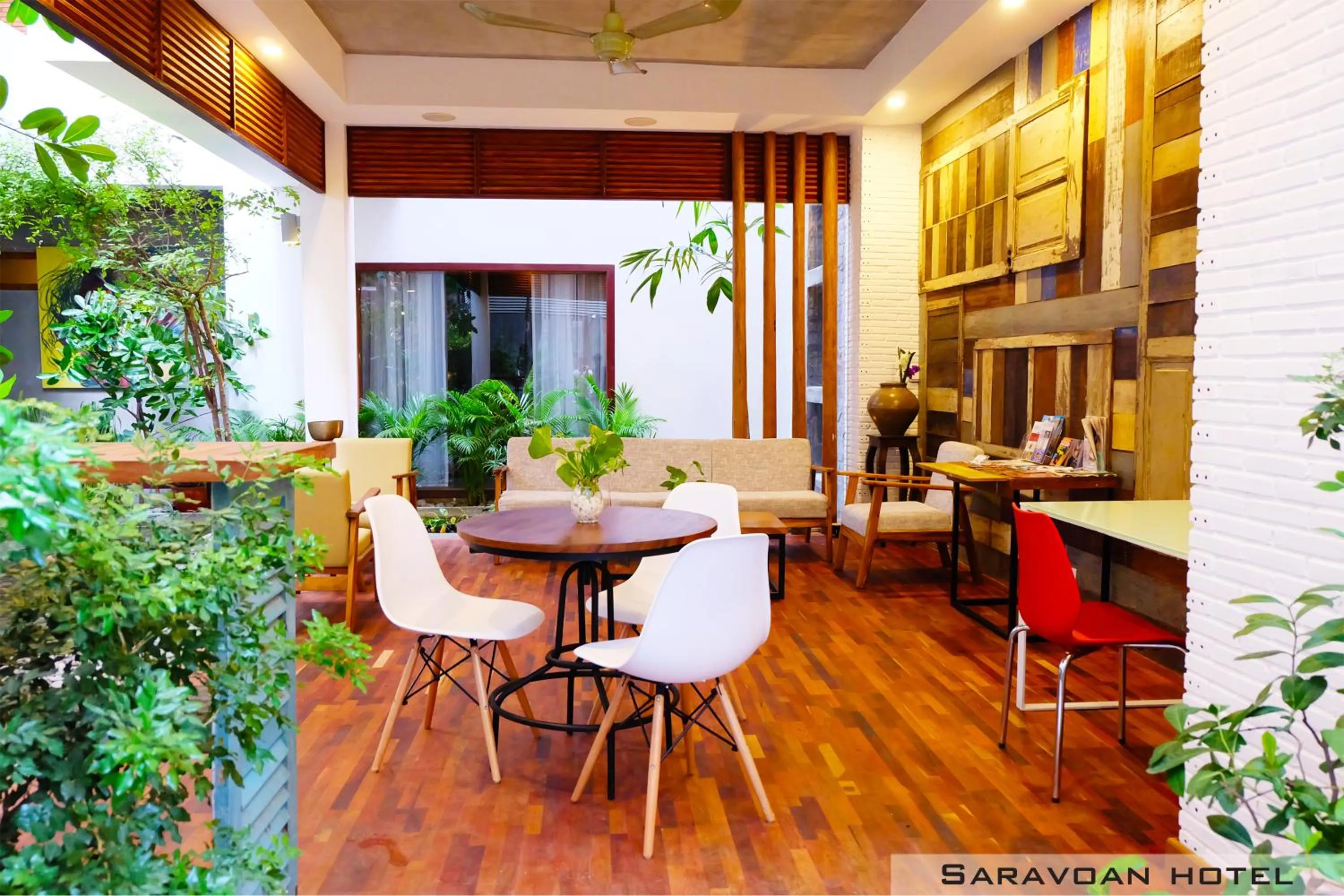 Lobby or reception in Saravoan Royal Palace