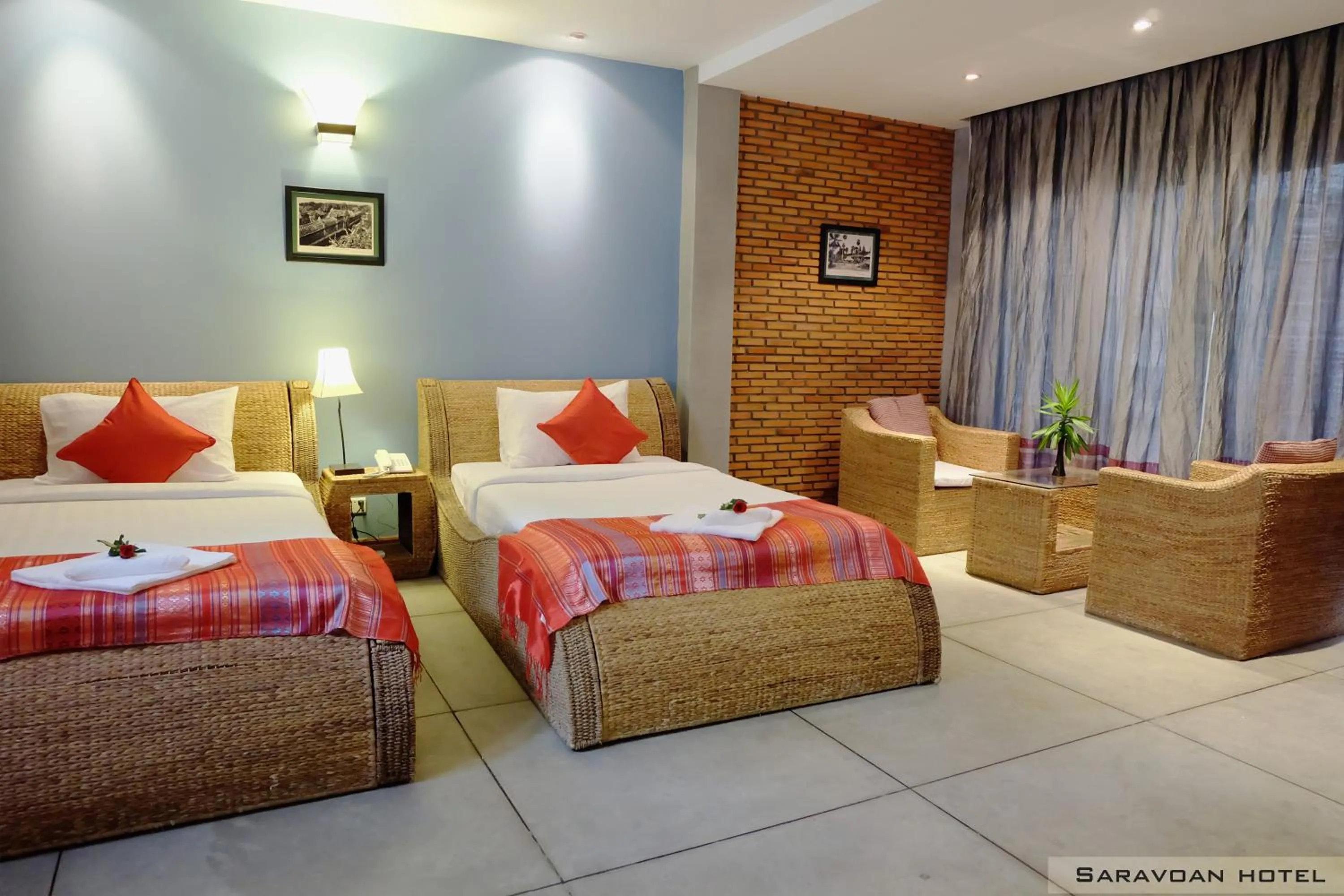 Photo of the whole room, Bed in Saravoan Royal Palace