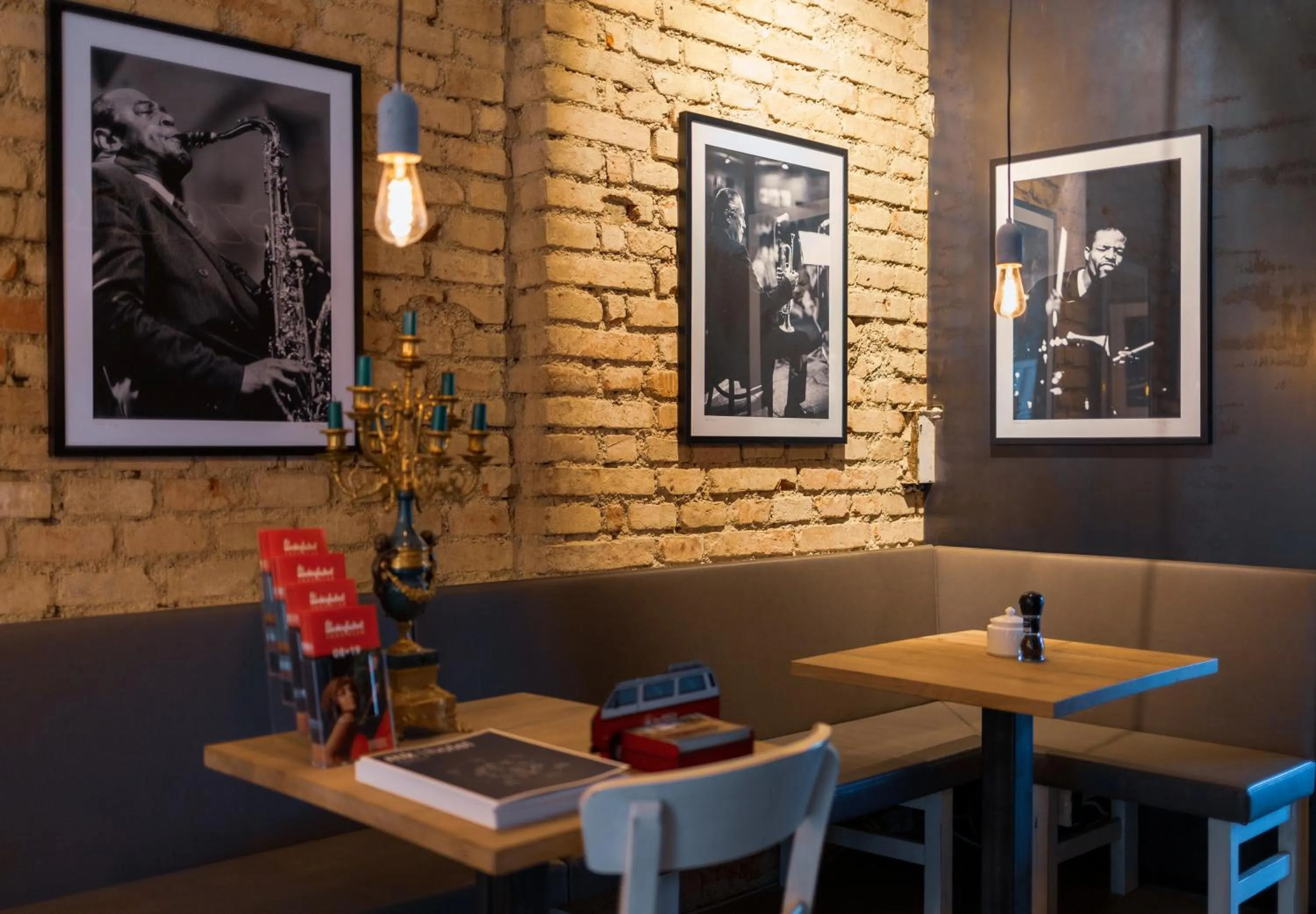 Restaurant/places to eat in mk hotel münchen max-weber-platz