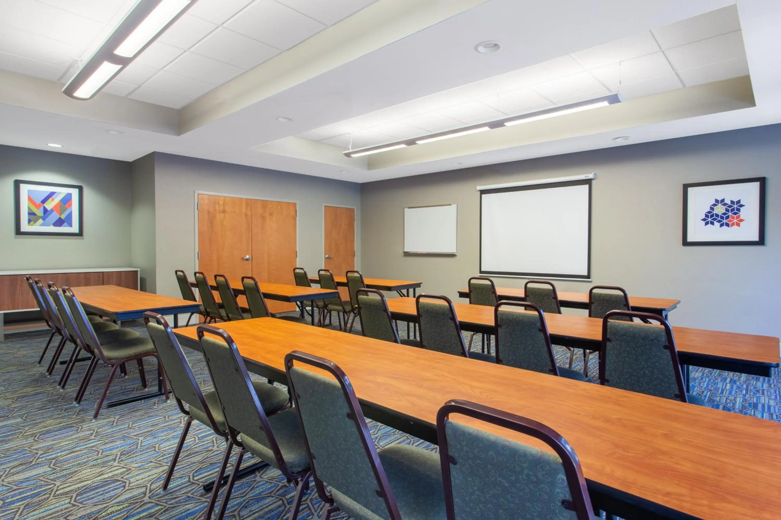 Meeting/conference room in Holiday Inn Express Silver Springs - Ocala by IHG