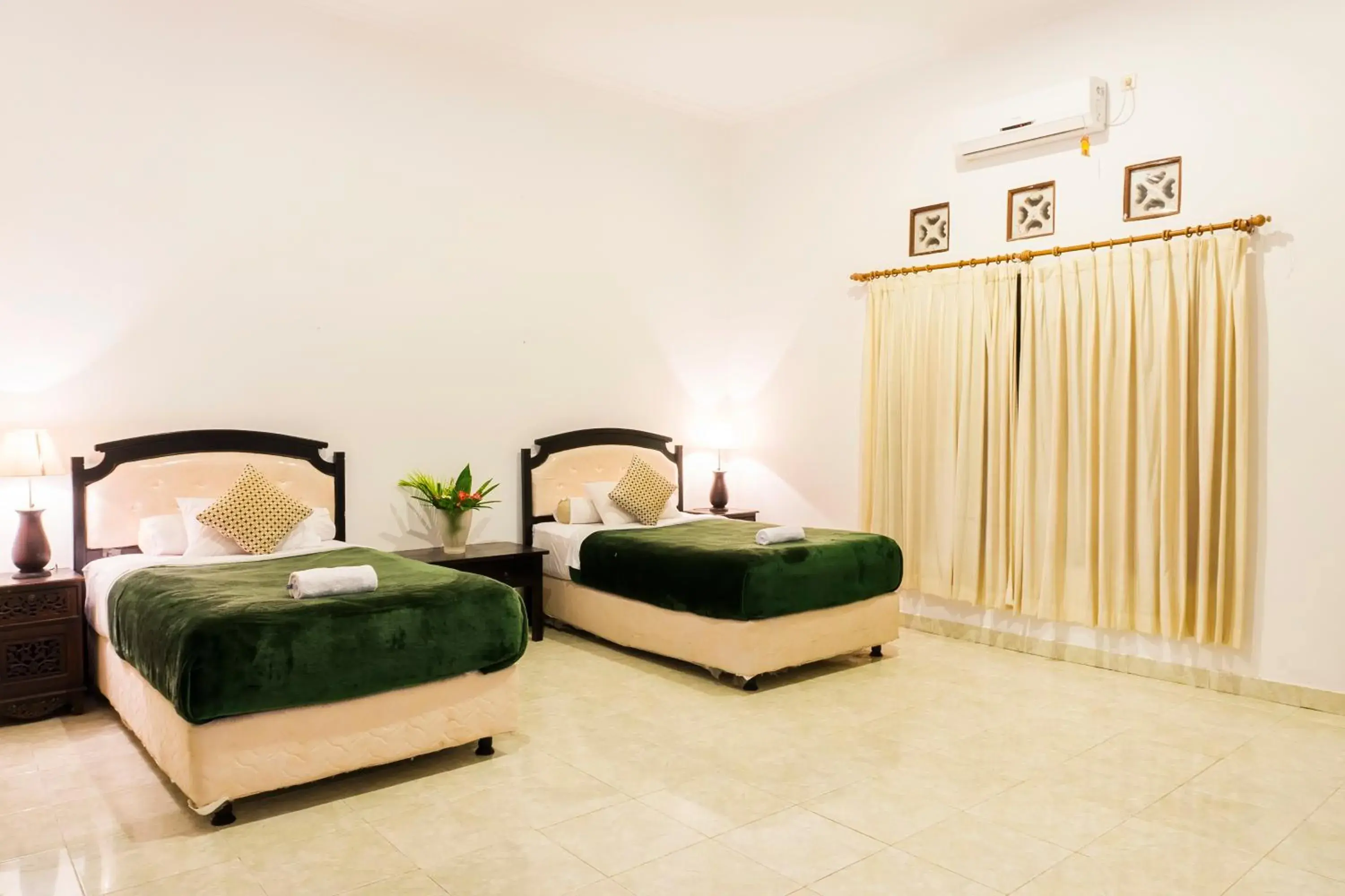 Deluxe Twin Room in Scoobydoo Bungalow Deluxe Twin Room in Scoobydoo Bungalow