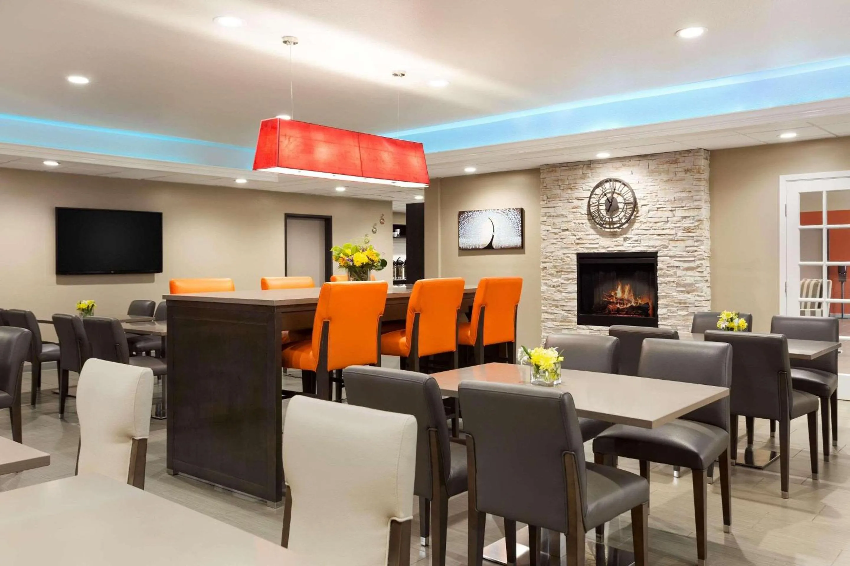 Breakfast in Country Inn & Suites by Radisson, San Antonio Lackland AFB - SeaWorld Area