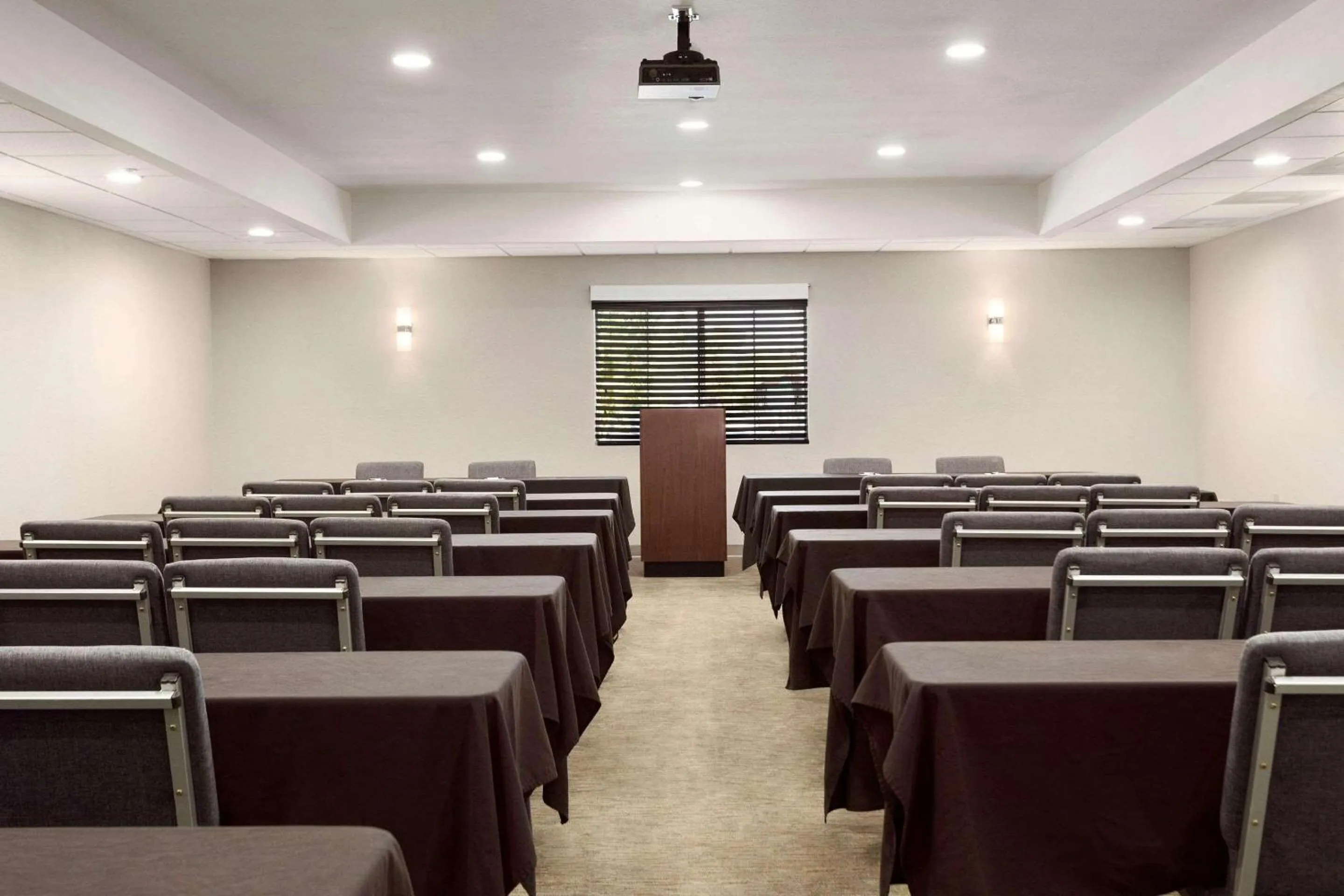 Meeting/conference room in Country Inn & Suites by Radisson, San Antonio Lackland AFB - SeaWorld Area