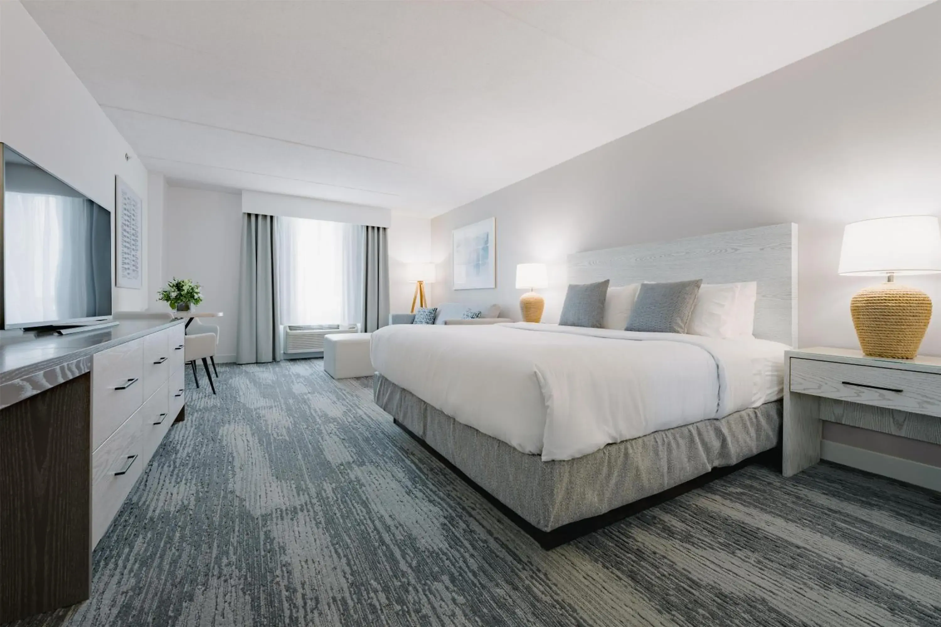 King Room with Roll-In Shower - Disability Access in Hotel Bethany Beach King Room with Roll-In Shower - Disability Access in Hotel Bethany Beach