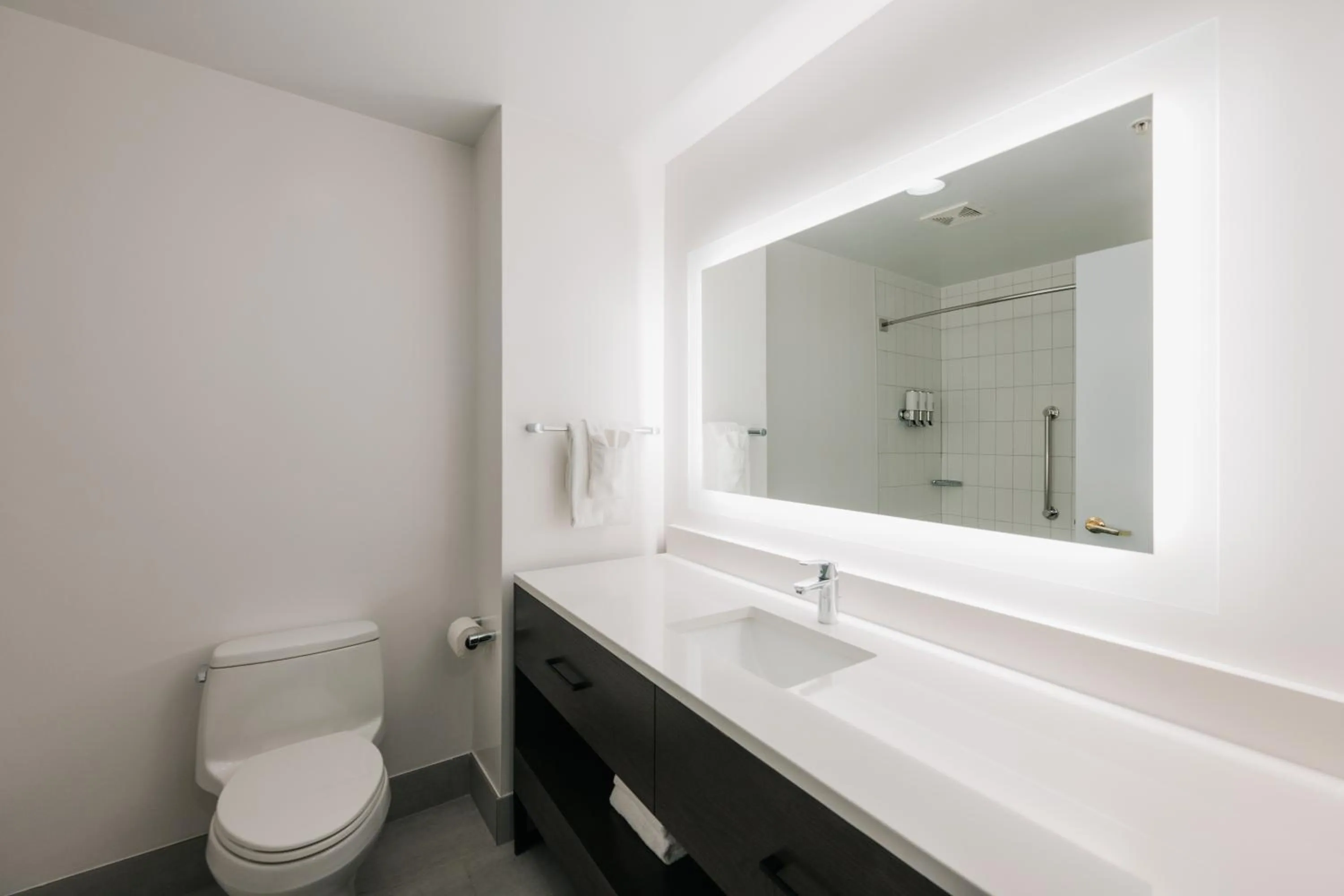 Toilet in Hotel Bethany Beach