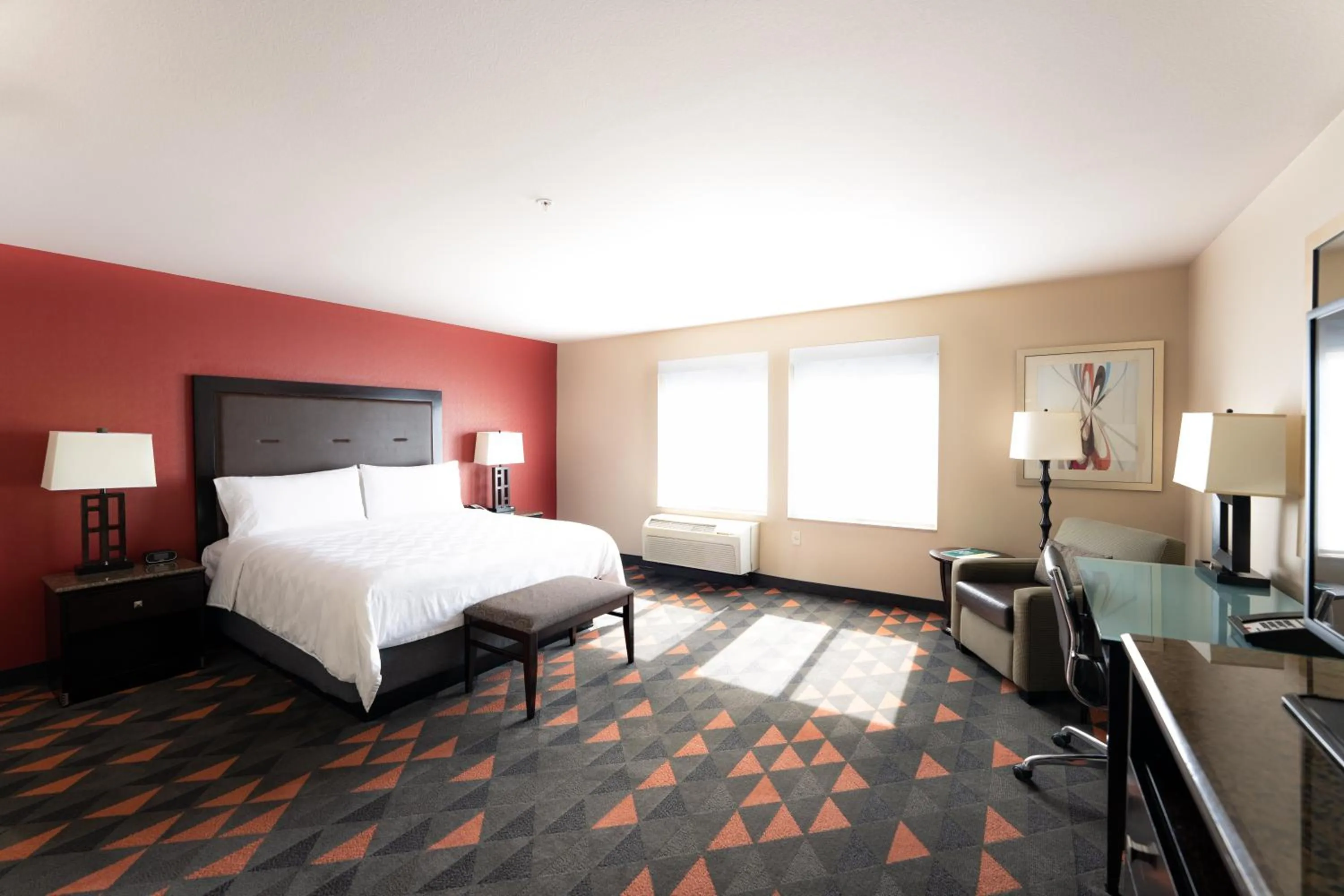 Photo of the whole room, Bed in Holiday Inn Oceanside Marina Camp Pendleton by IHG