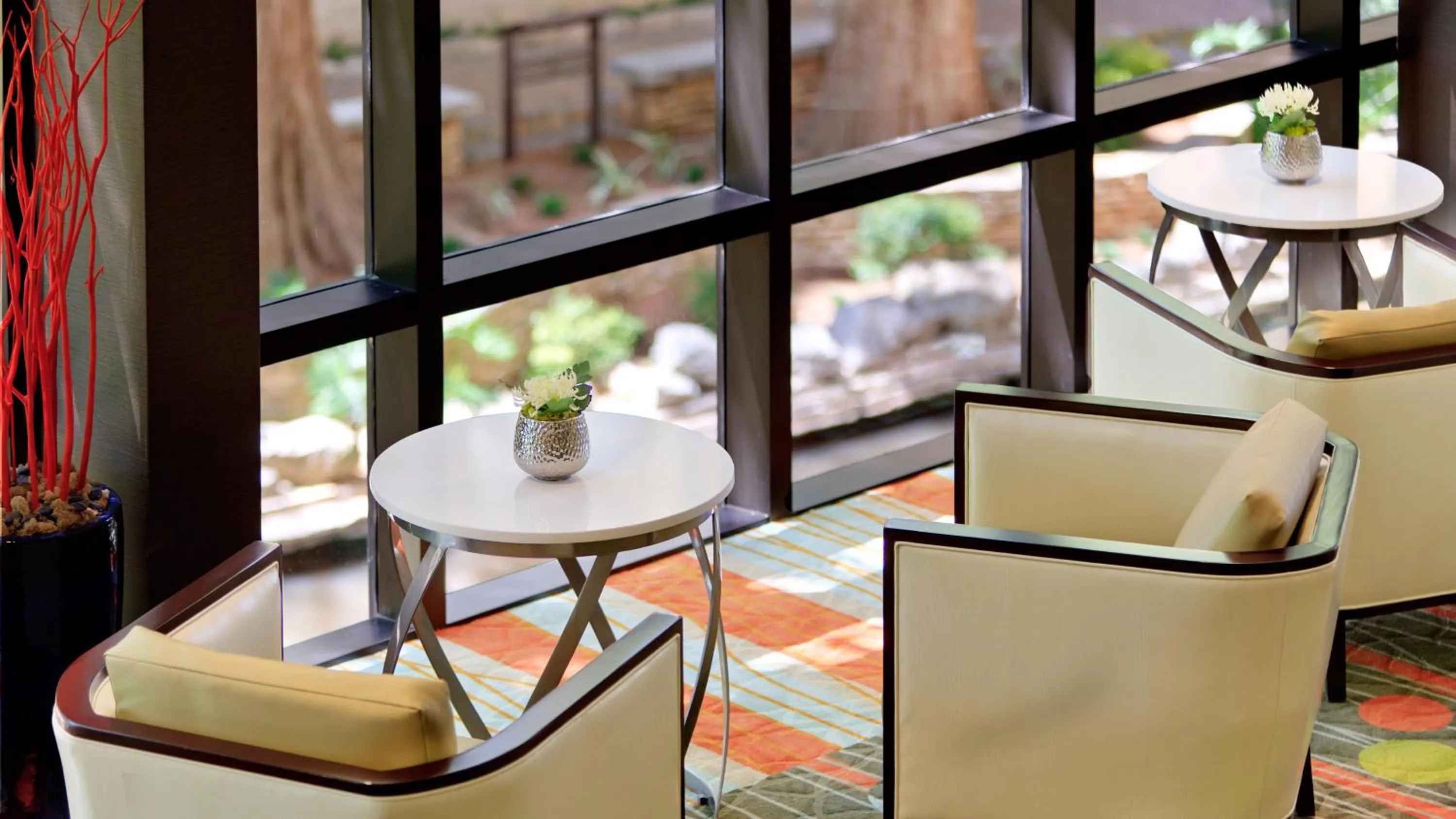 Lounge or bar in Holiday Inn San Antonio-Riverwalk by IHG
