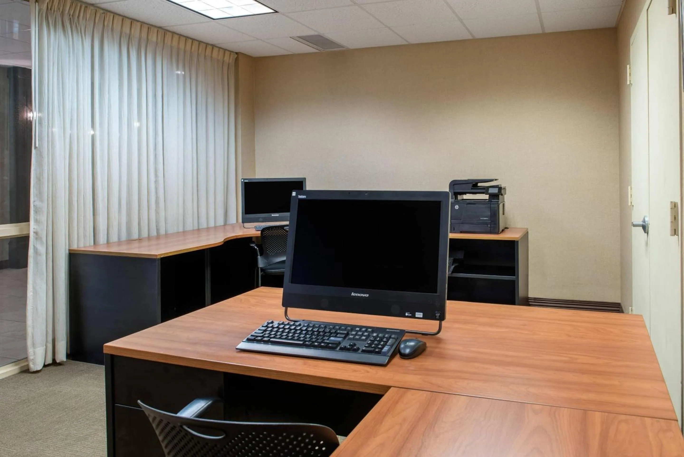 Business facilities in Quality Hotel Conference Center Cincinnati Blue Ash