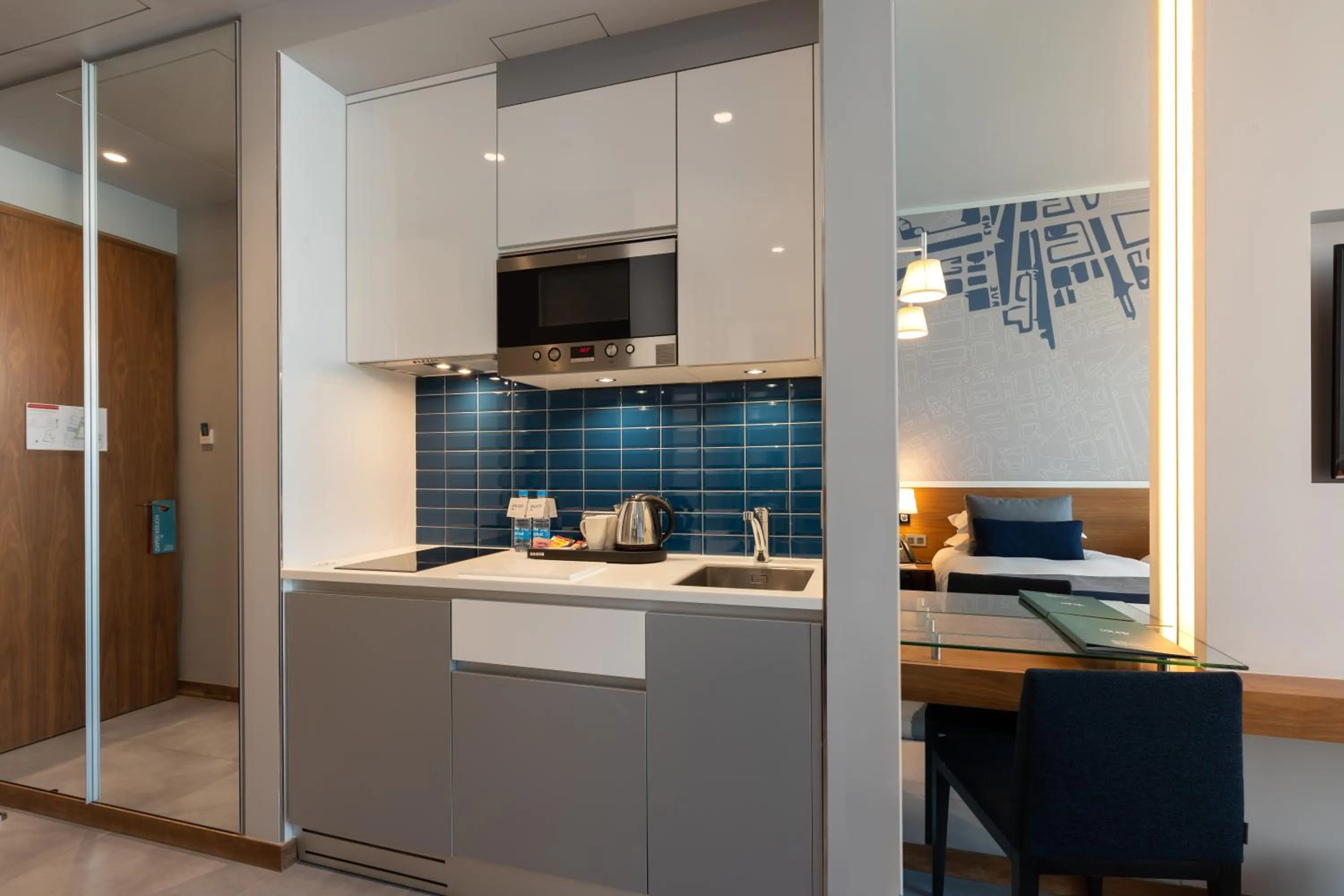 Kitchen or kitchenette in The Key Beirut