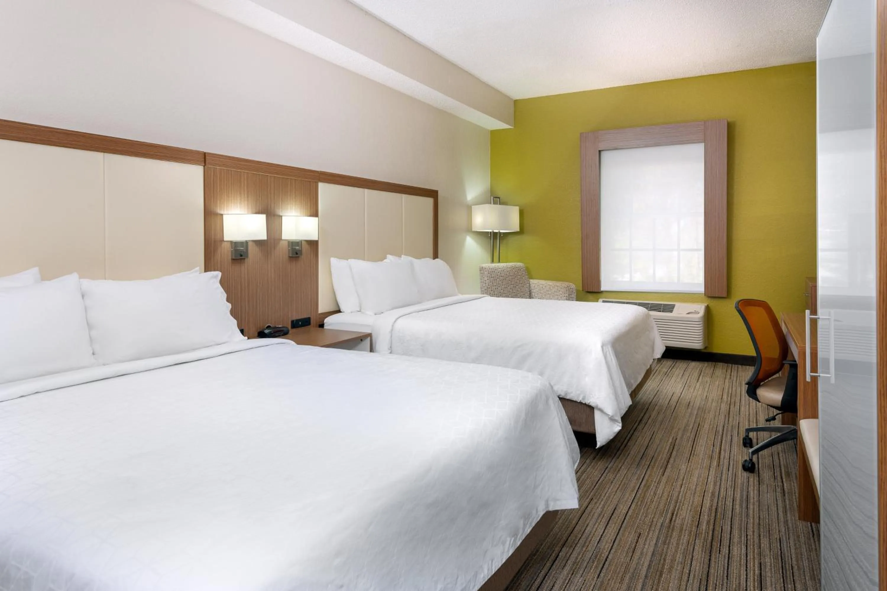 Photo of the whole room, Bed in Holiday Inn Express Hotel & Suites Bonita Springs/Naples by IHG