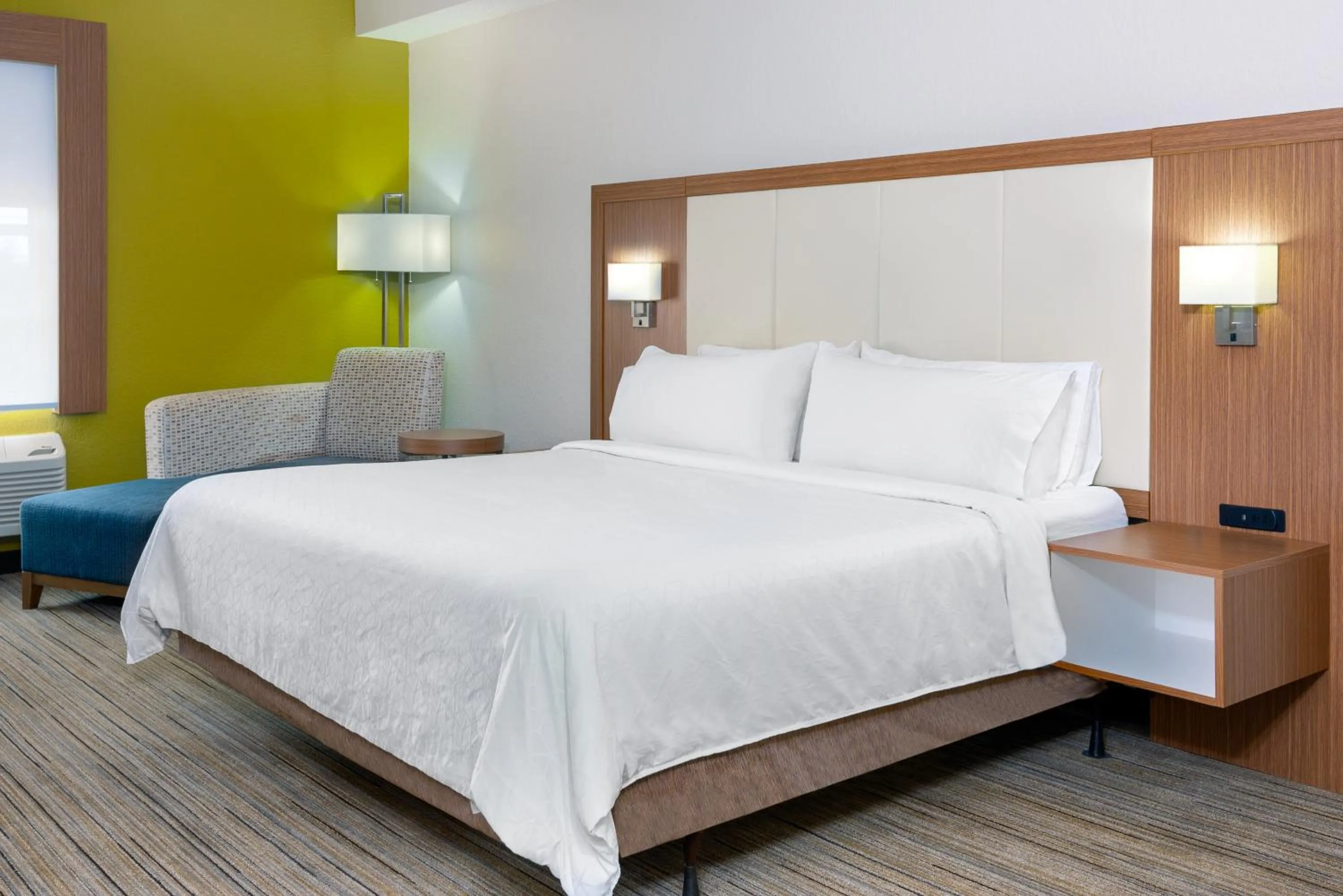 Photo of the whole room, Bed in Holiday Inn Express Hotel & Suites Bonita Springs/Naples by IHG