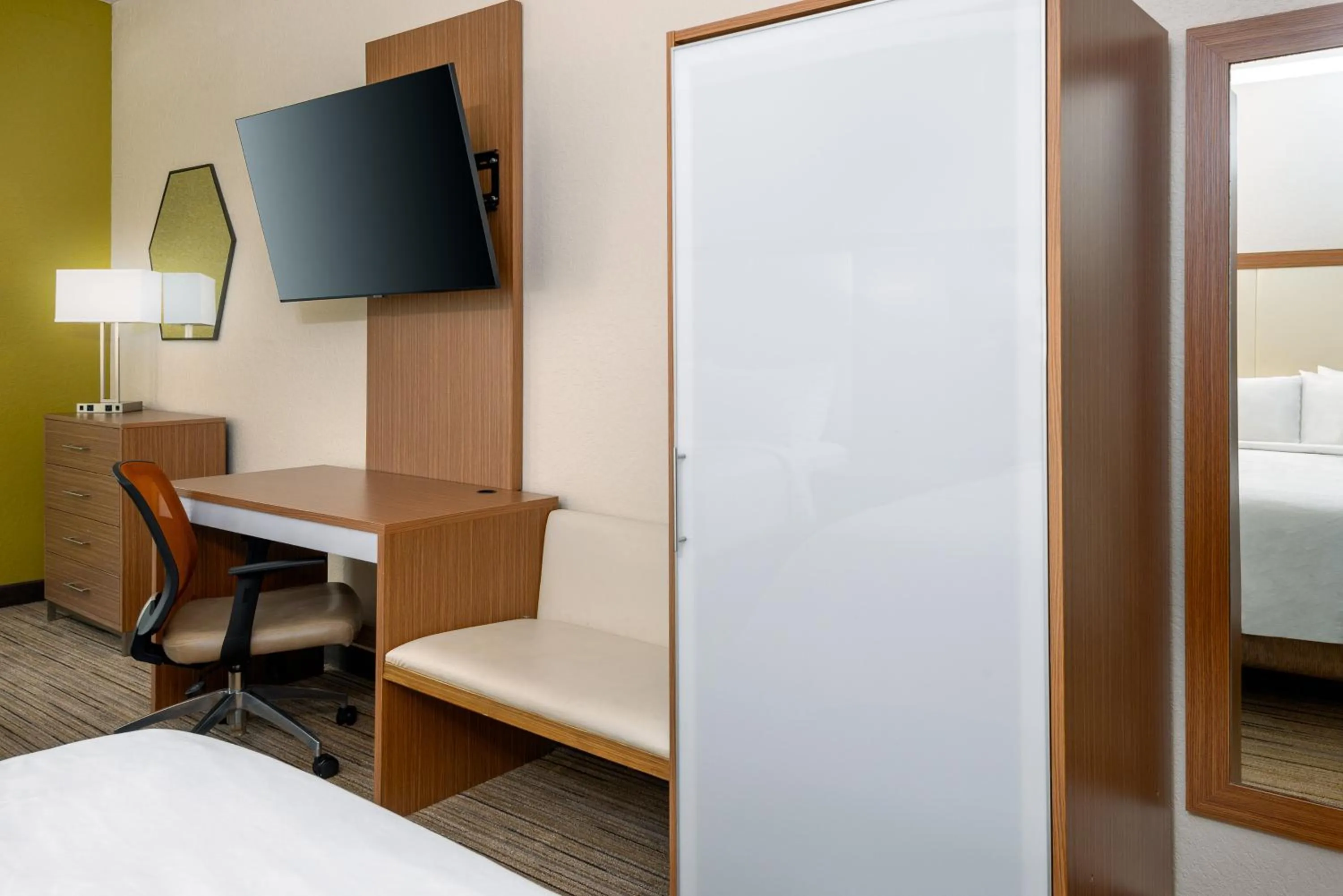 Photo of the whole room, Bed in Holiday Inn Express Hotel & Suites Bonita Springs/Naples by IHG