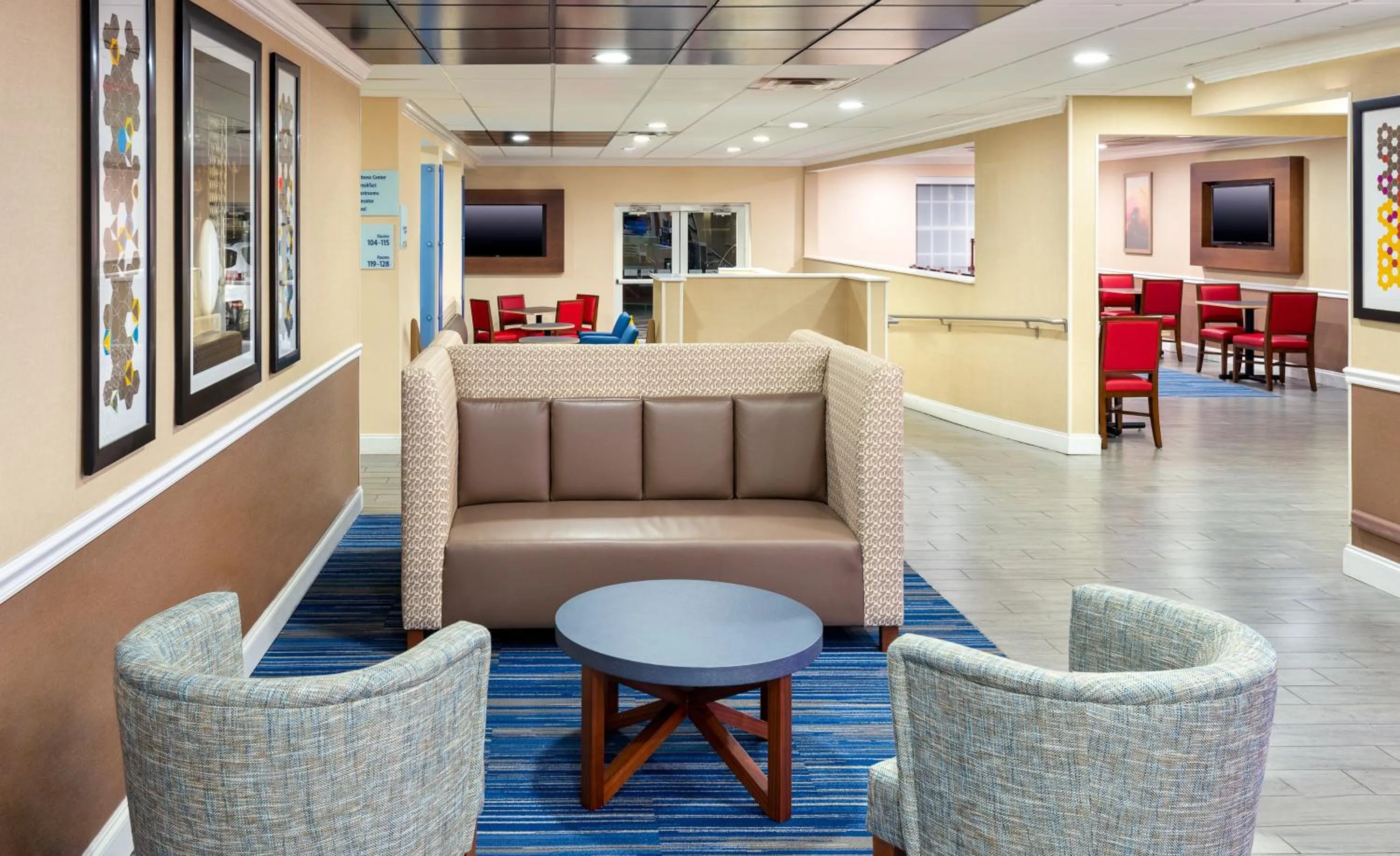 Property building in Holiday Inn Express Hotel & Suites Bonita Springs/Naples by IHG