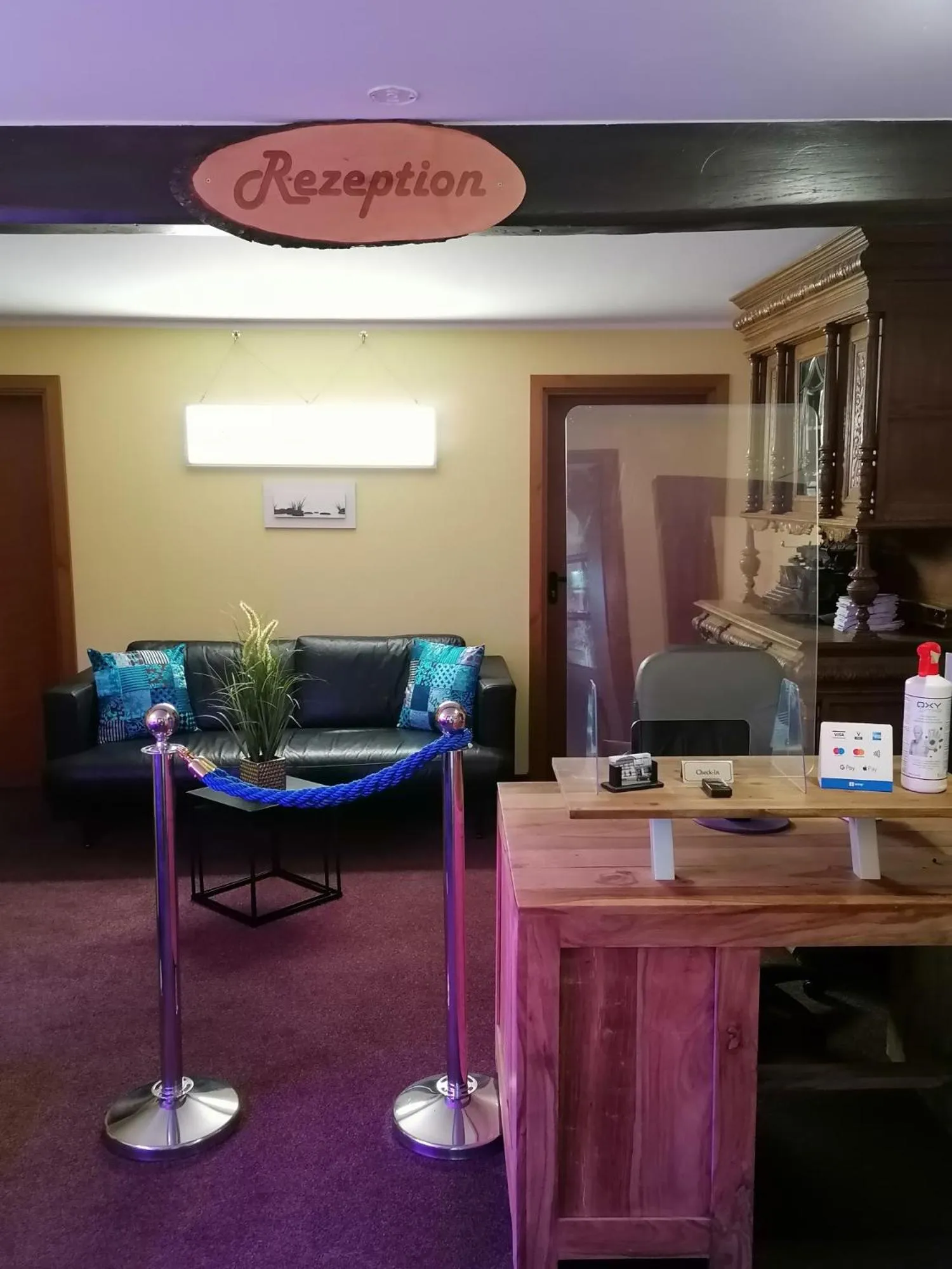 Lobby or reception in Pension Riverside in Leverkusen Hitdorf am Rhein - Zentral an der A1 und 59