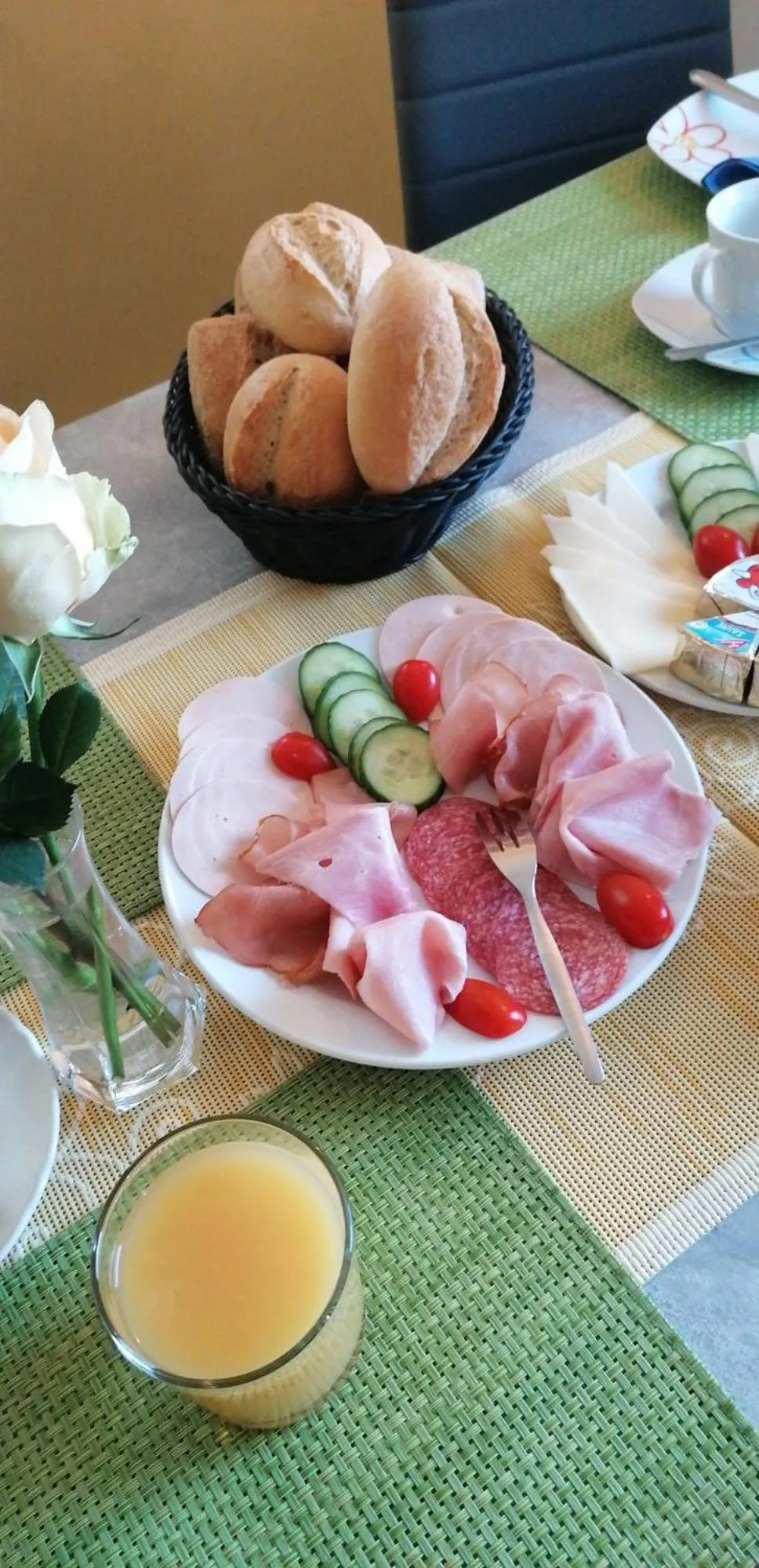 Continental breakfast in Pension Riverside in Leverkusen Hitdorf am Rhein - Zentral an der A1 und 59