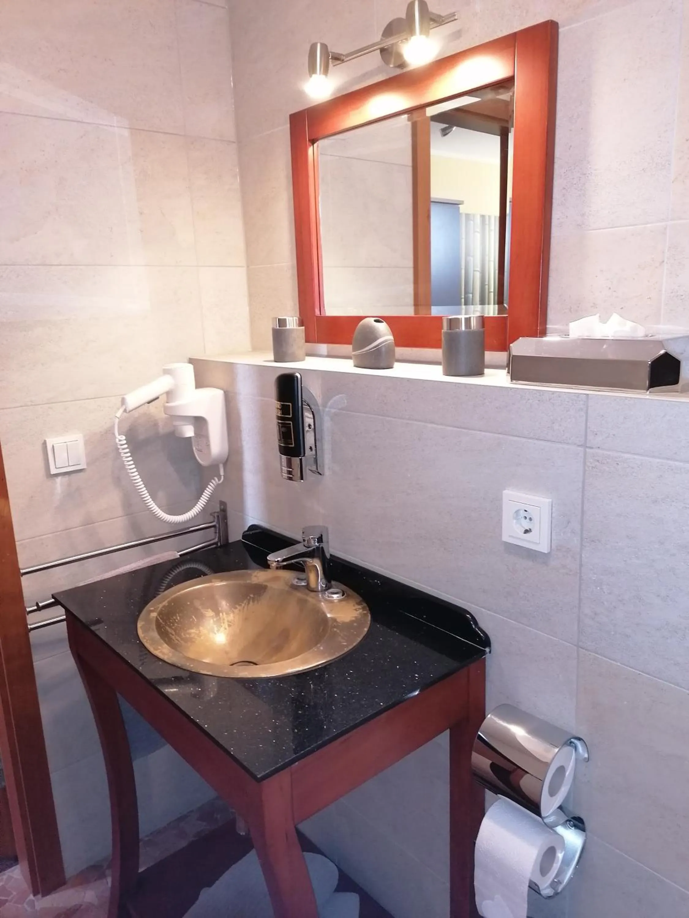 Bathroom in Pension Riverside in Leverkusen Hitdorf am Rhein - Zentral an der A1 und 59