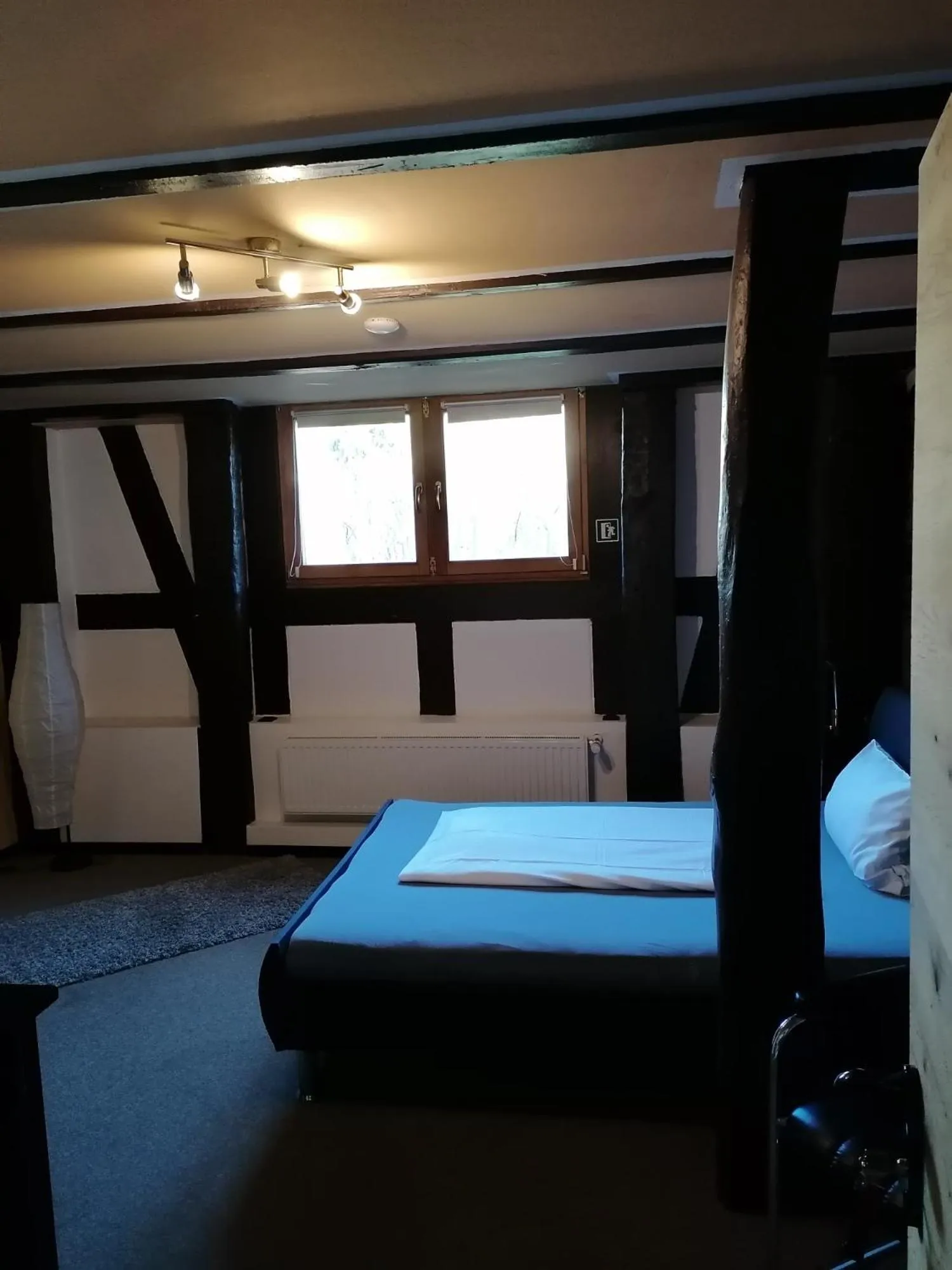 Bed in Pension Riverside in Leverkusen Hitdorf am Rhein - Zentral an der A1 und 59