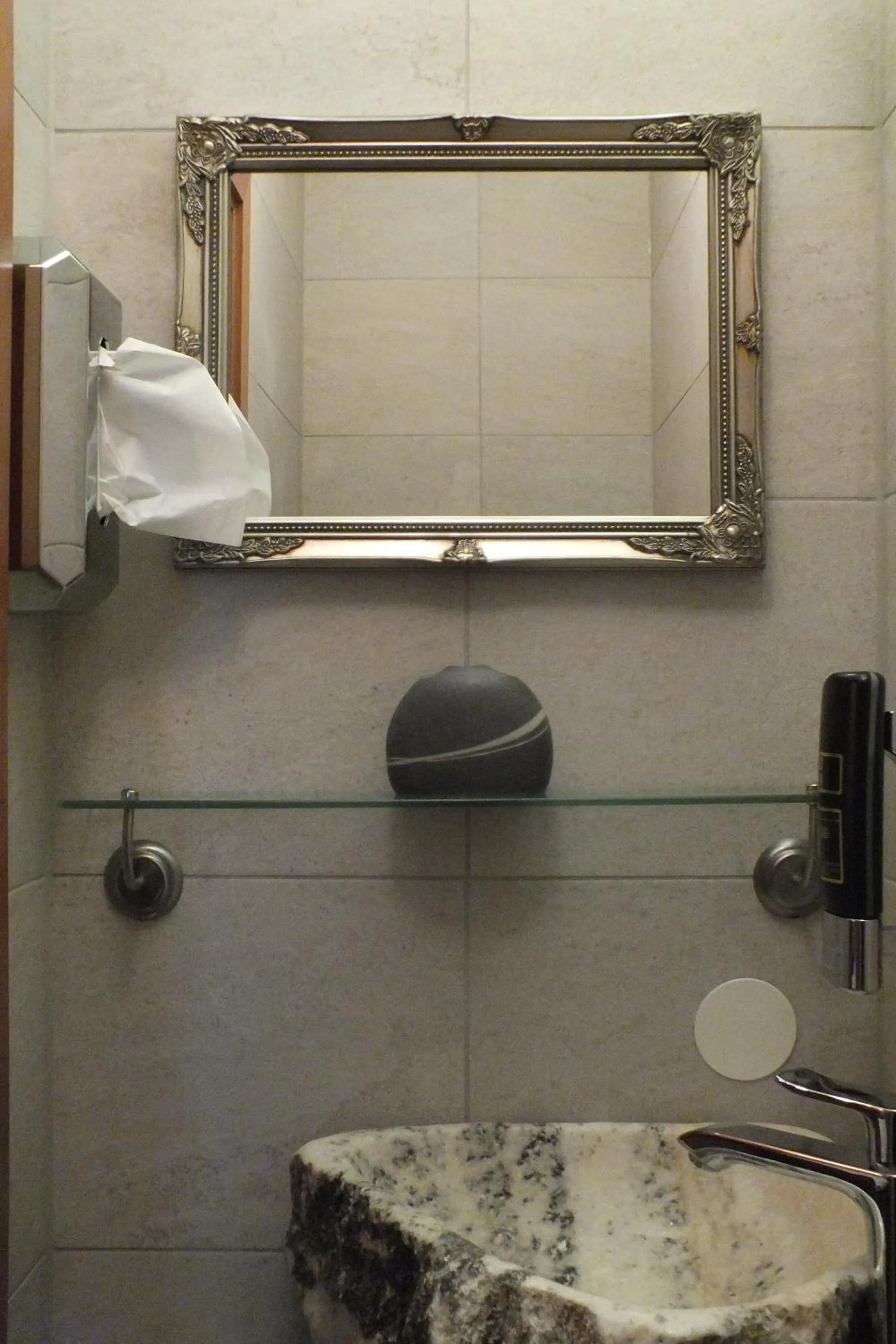 Bathroom in Pension Riverside in Leverkusen Hitdorf am Rhein - Zentral an der A1 und 59