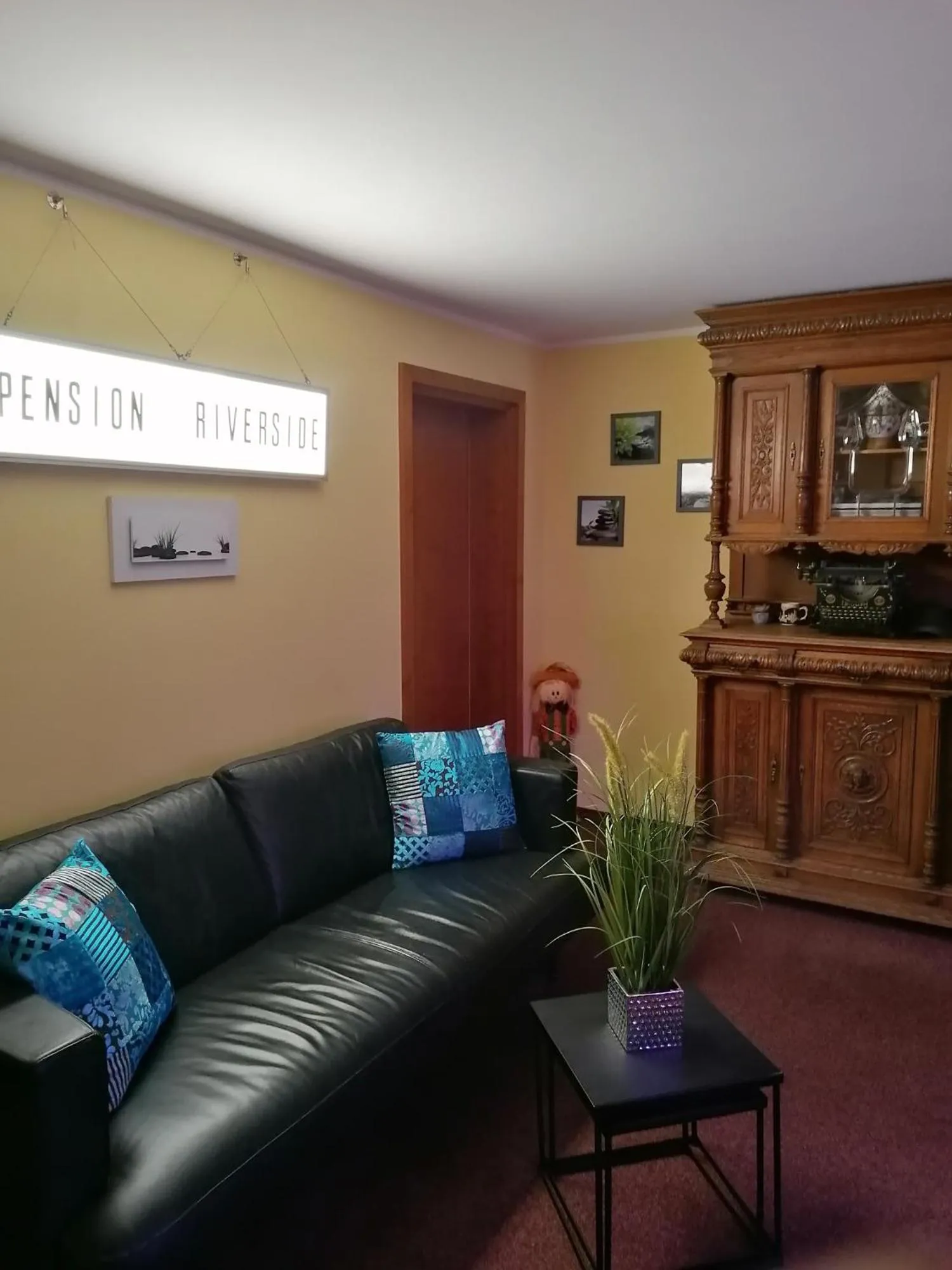 Lobby or reception in Pension Riverside in Leverkusen Hitdorf am Rhein - Zentral an der A1 und 59