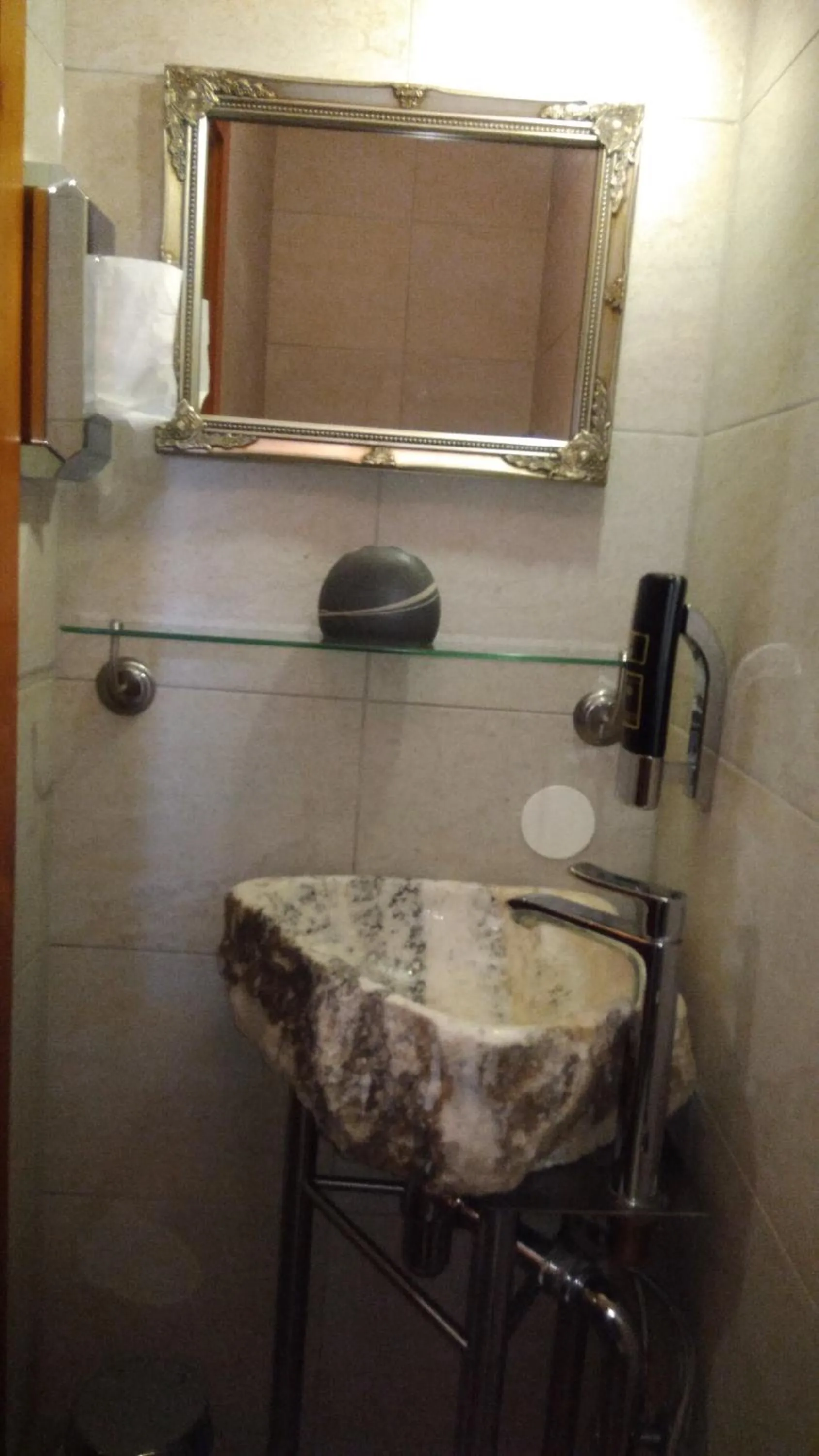 Bathroom in Pension Riverside in Leverkusen Hitdorf am Rhein - Zentral an der A1 und 59