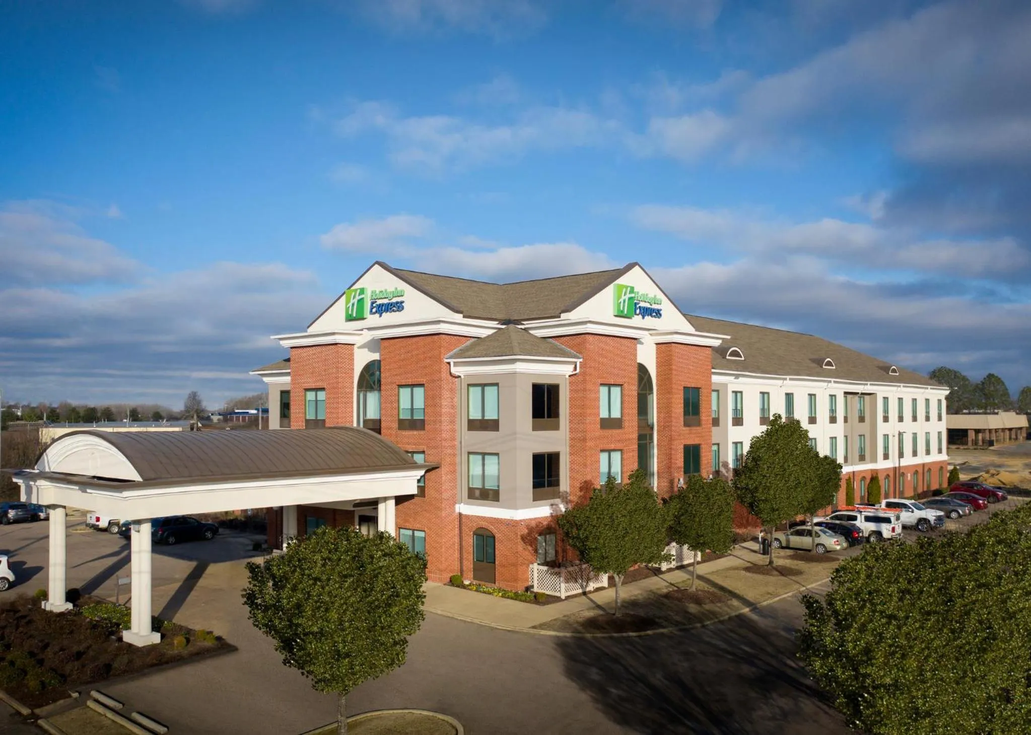Property building in Holiday Inn Express Hotel & Suites Olive Branch by IHG