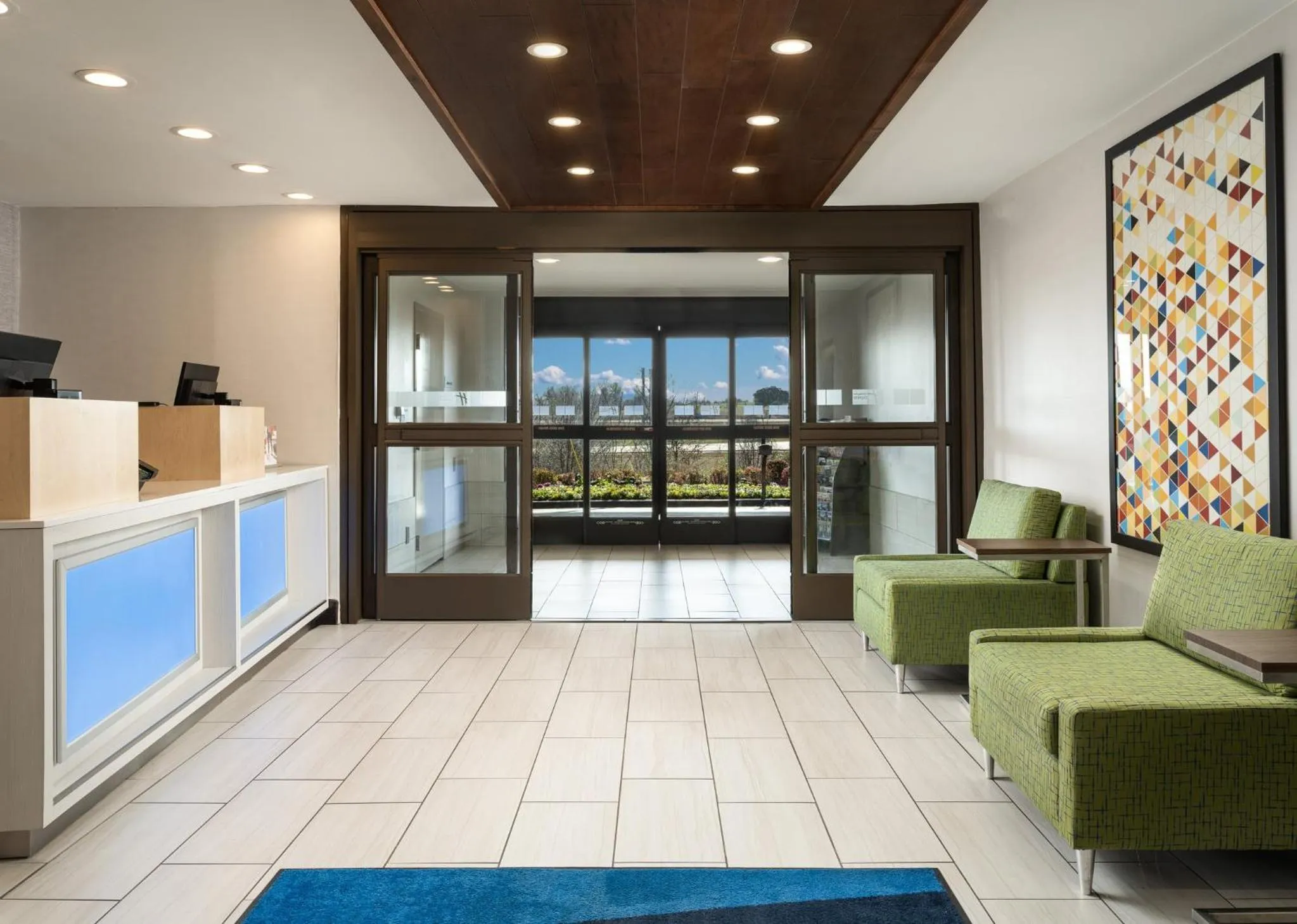 Property building in Holiday Inn Express Hotel & Suites Olive Branch by IHG