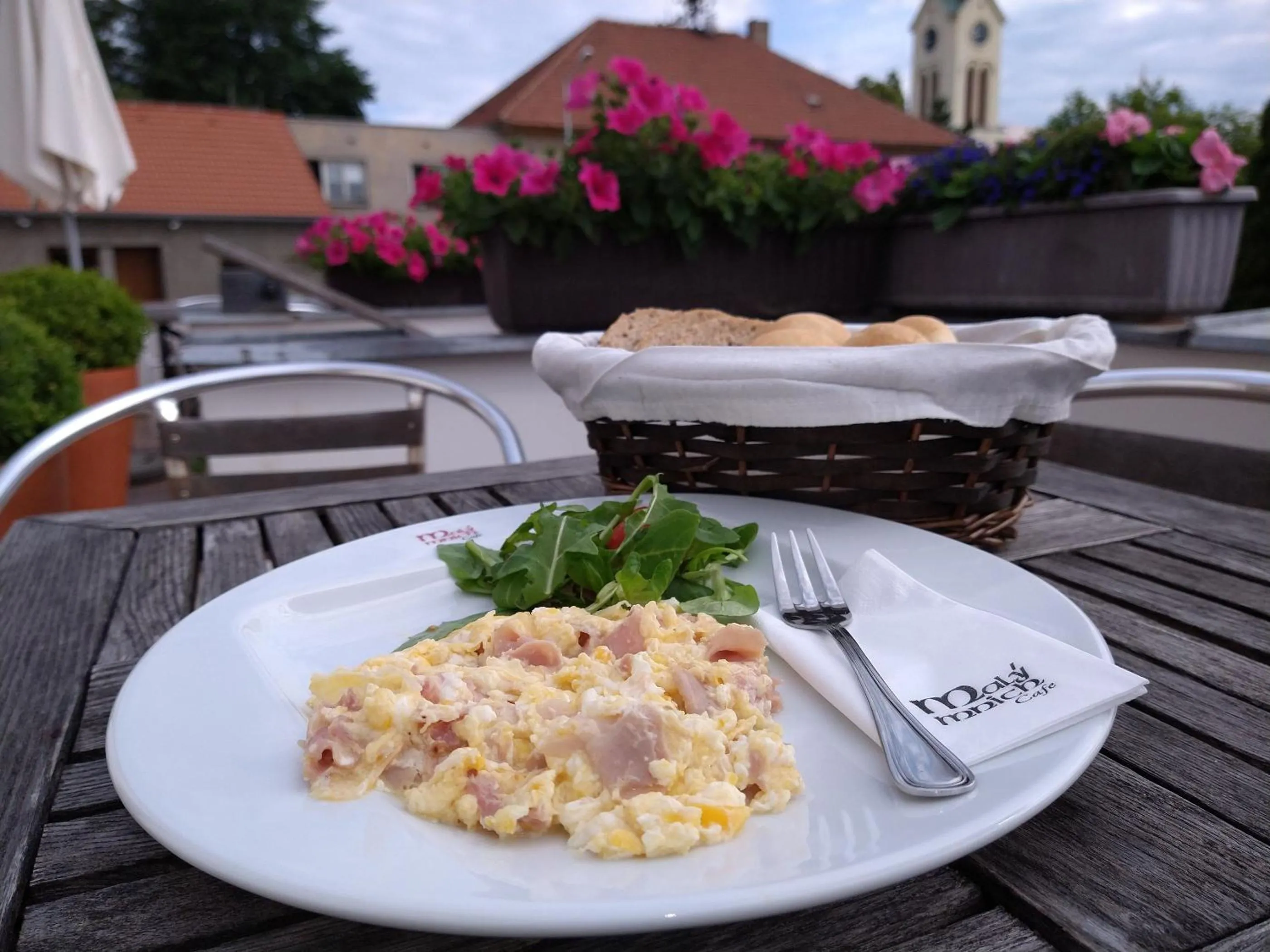 Restaurant/places to eat in Apartmány Malý mnich